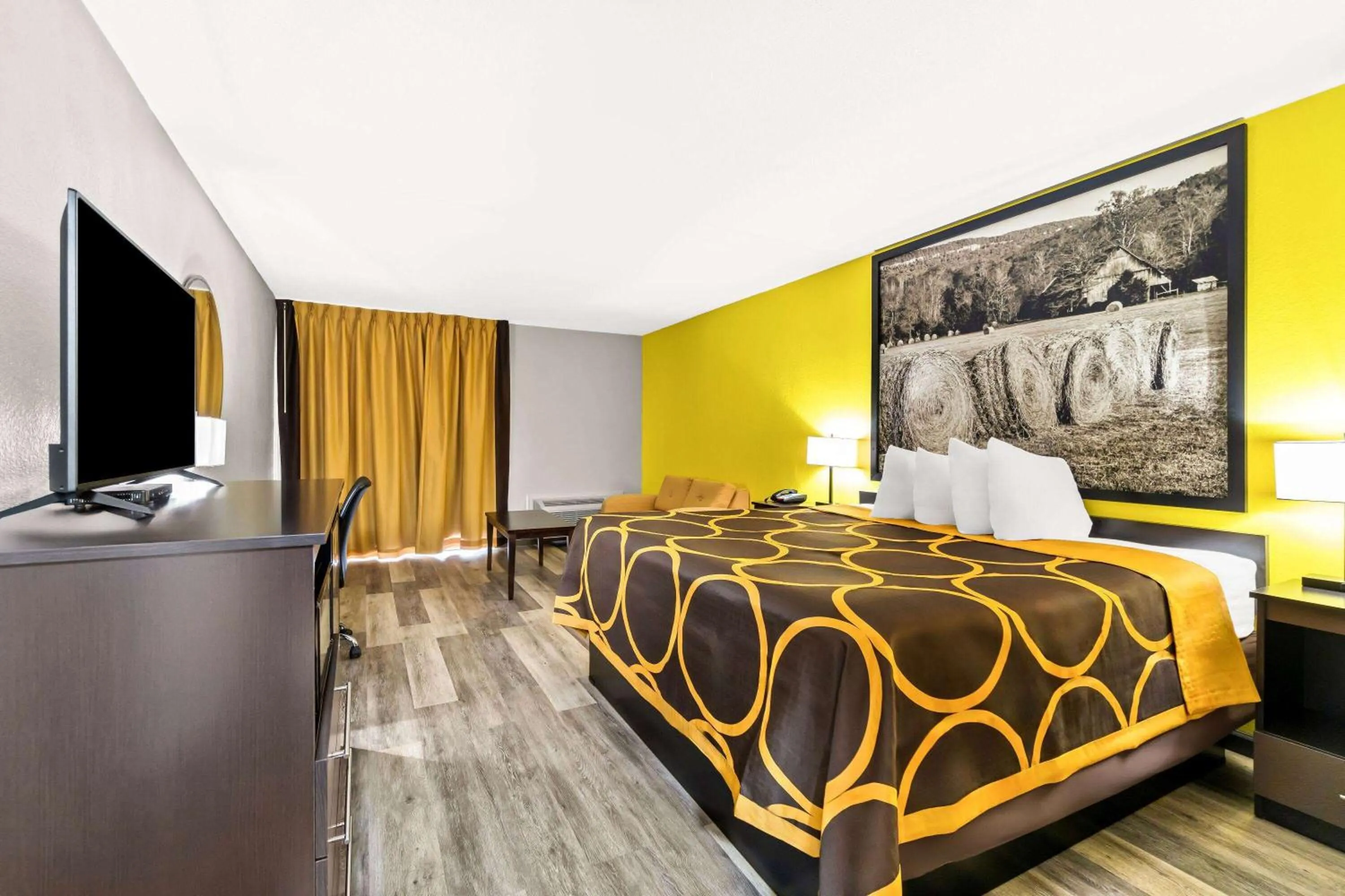 King Room - Non-Smoking in Super 8 by Wyndham Paragould