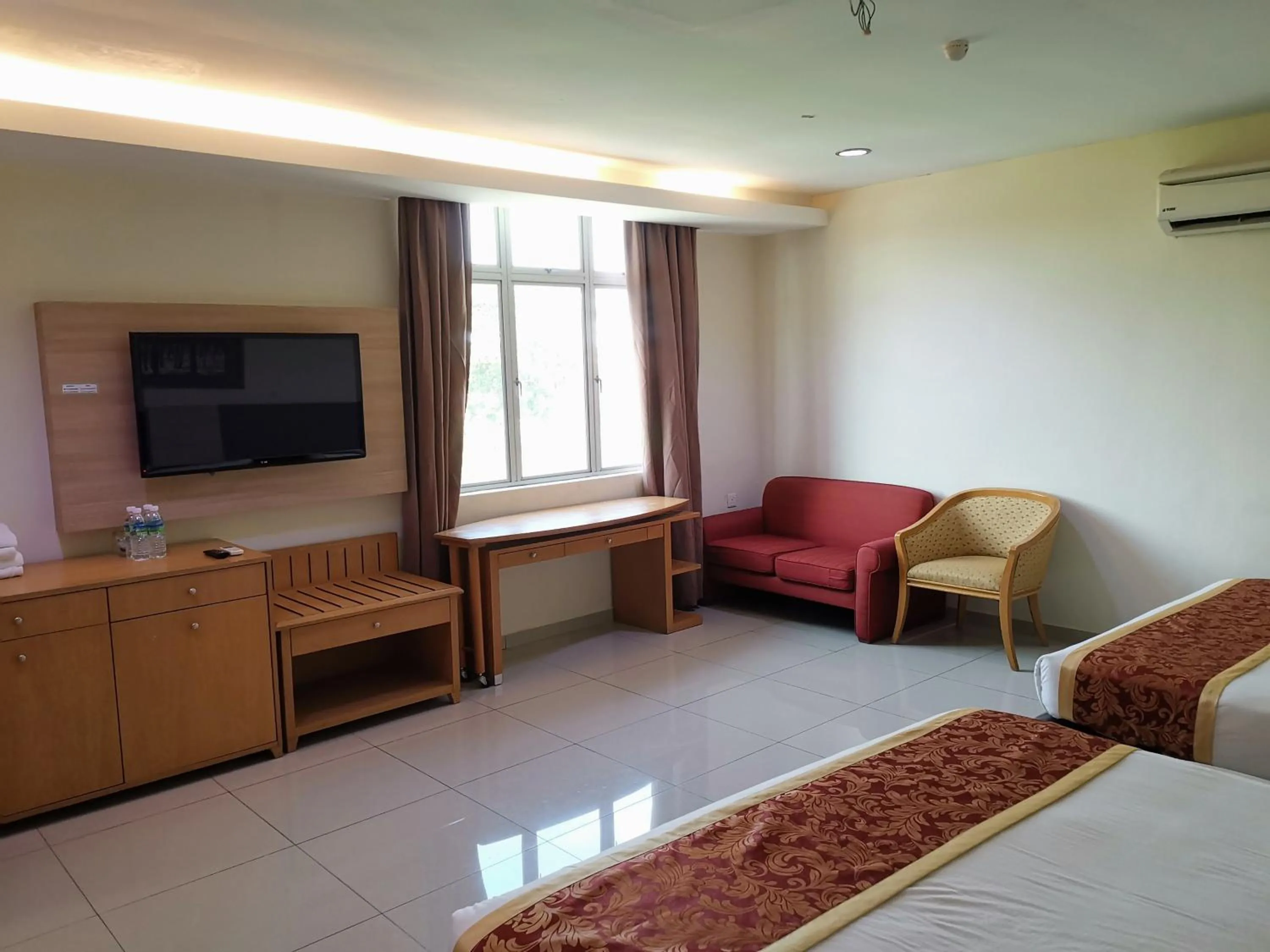 Double King Room in Hotel Centre Point Tampin
