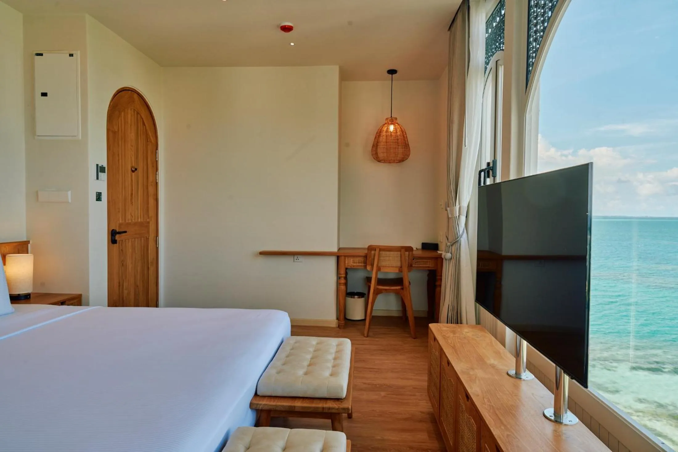 Deluxe Seaview Room in Stone Hotels Dhiffushi