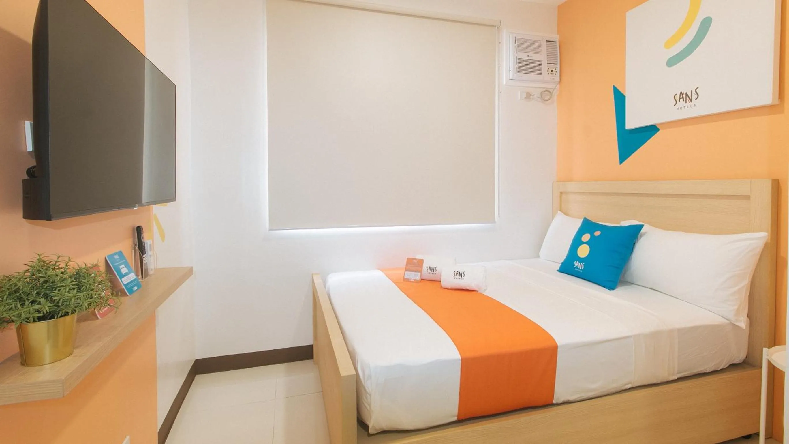 Deluxe Suite in Sans Hotel at One JD Place Makati by RedDoorz