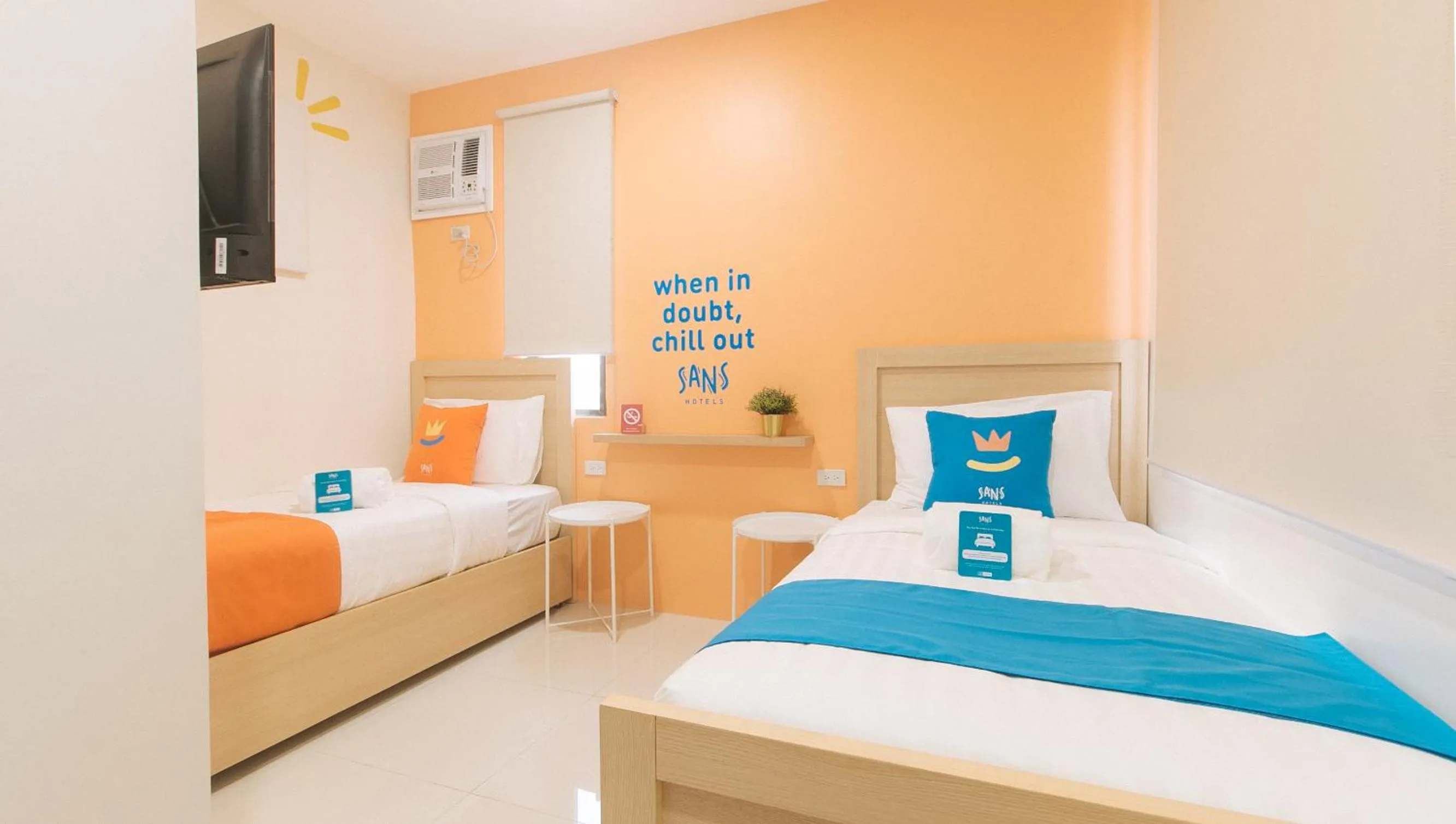 Twin Room in Sans Hotel at One JD Place Makati by RedDoorz