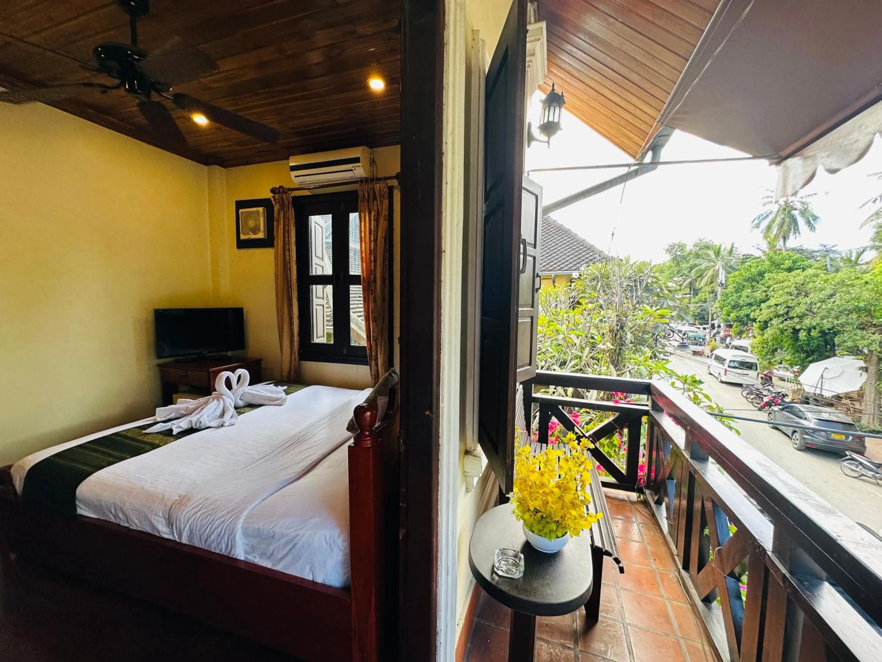 Deluxe Double Room with Balcony in Anisa Mekong Riverside Villa