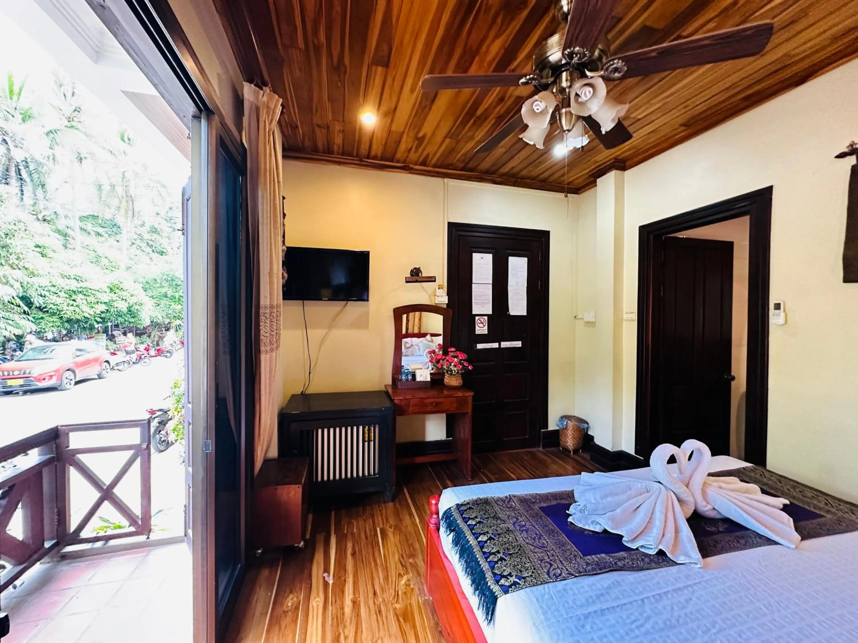 Deluxe Double Room in Anisa Mekong Riverside Villa