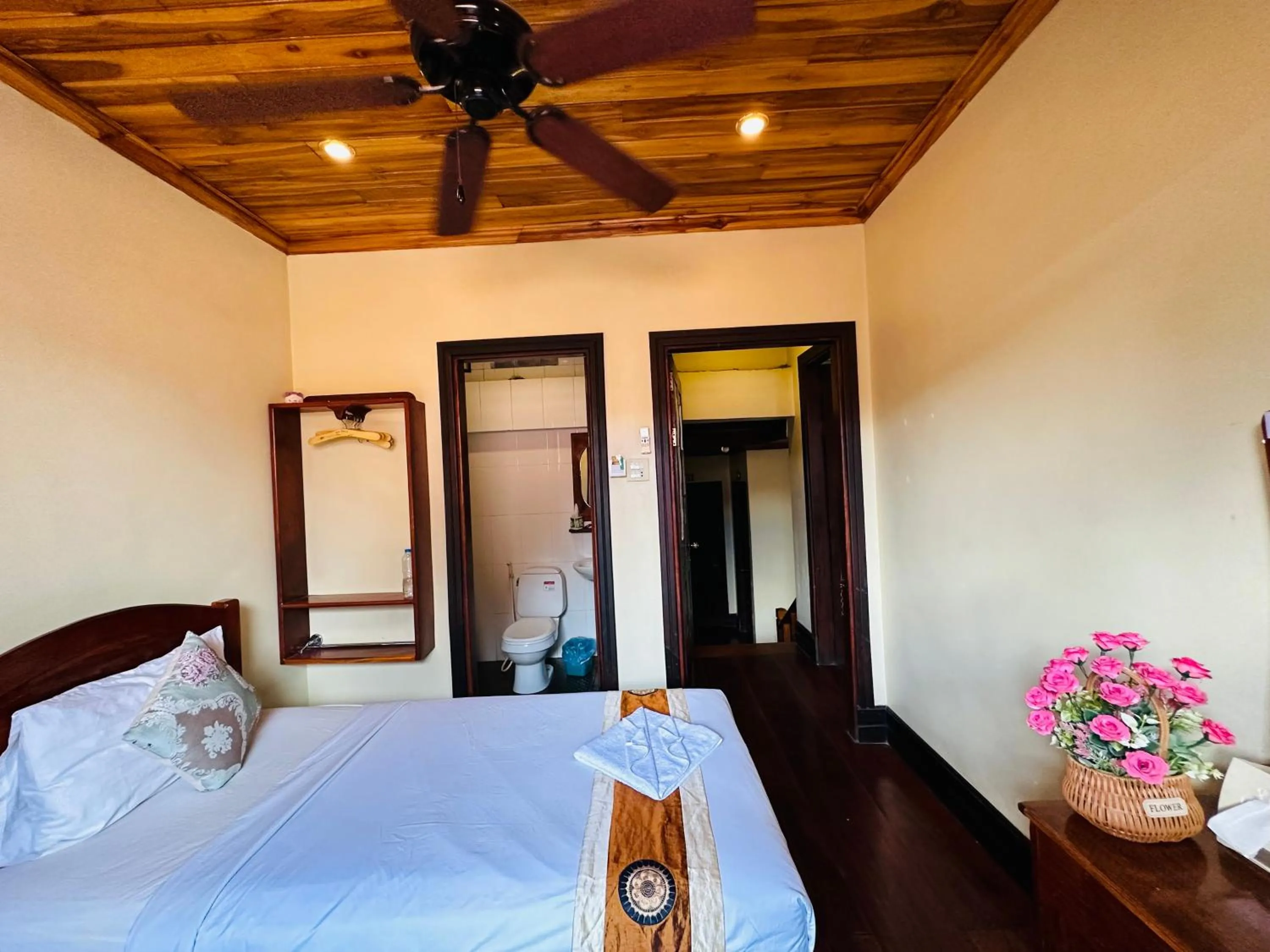 Deluxe Twin Room in Anisa Mekong Riverside Villa