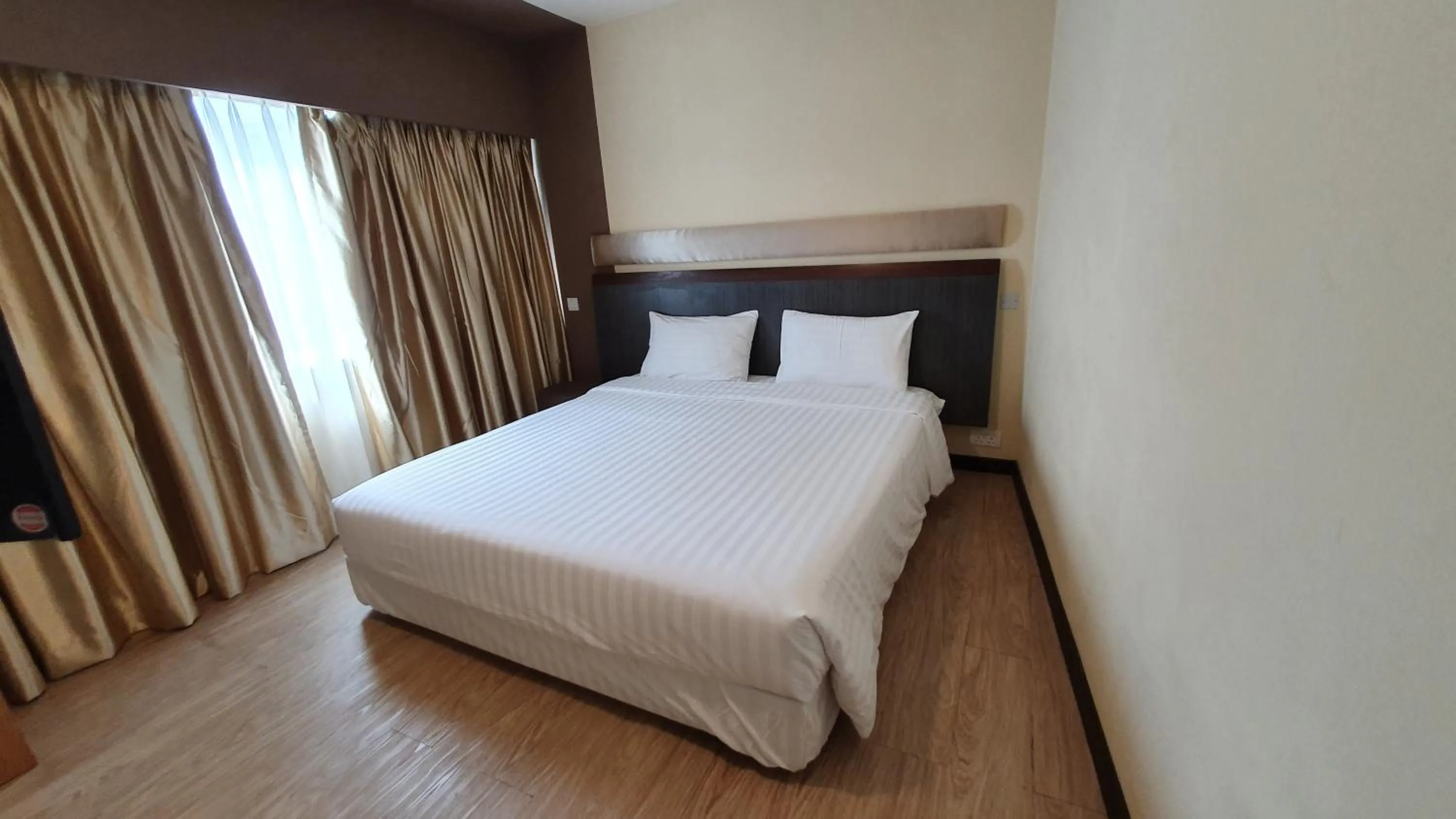 Deluxe King Room in The Capital Residence Suites