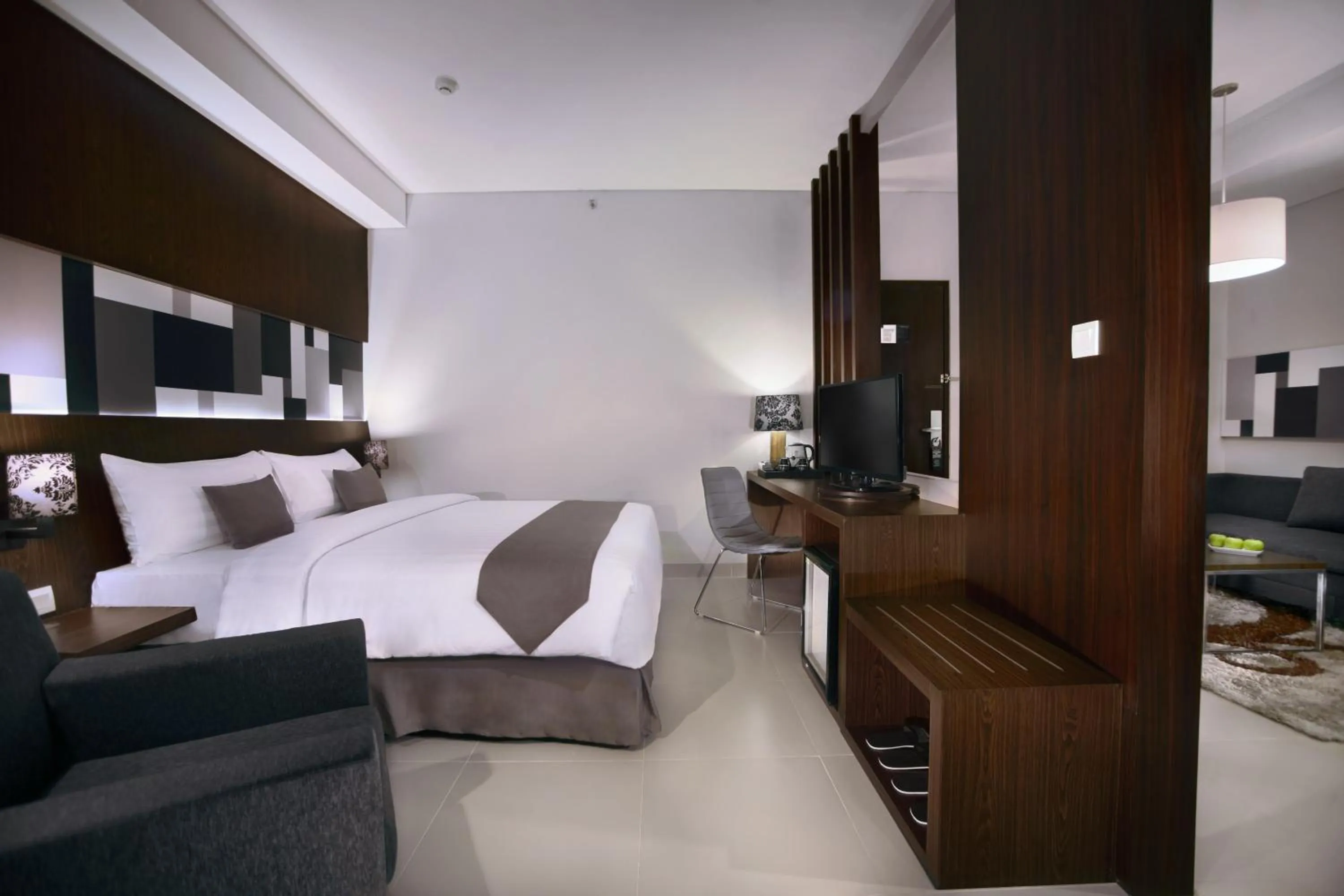Suite Room in Neo Denpasar by ASTON