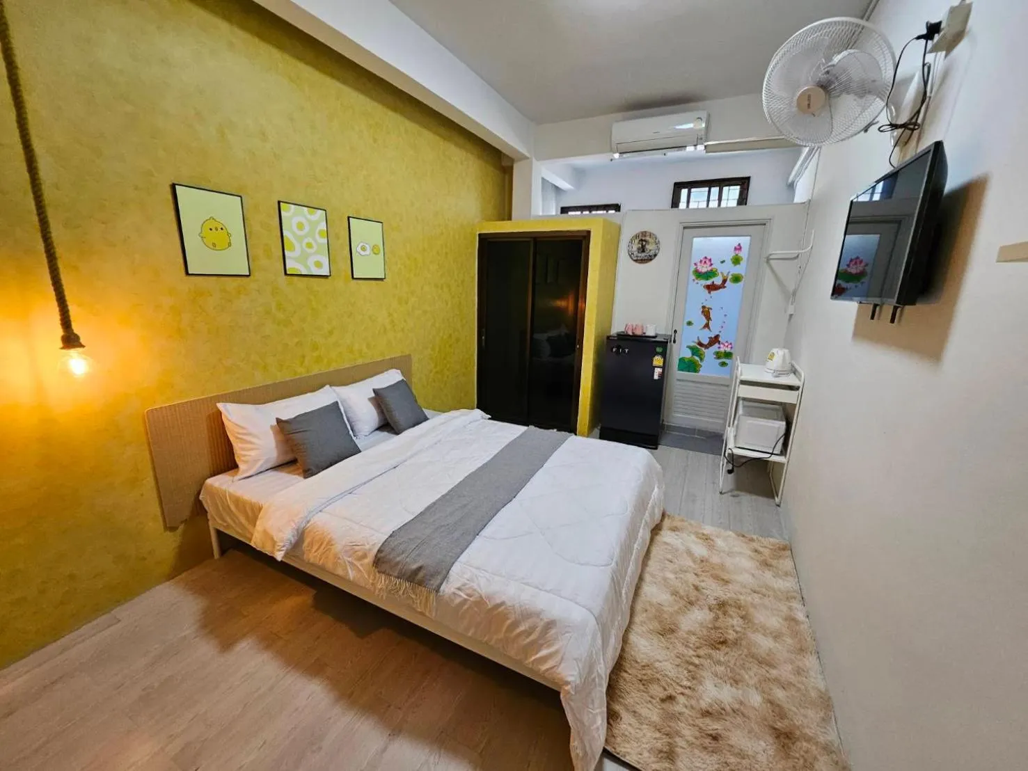 Budget Double Room in Hommie by De-A-Ga