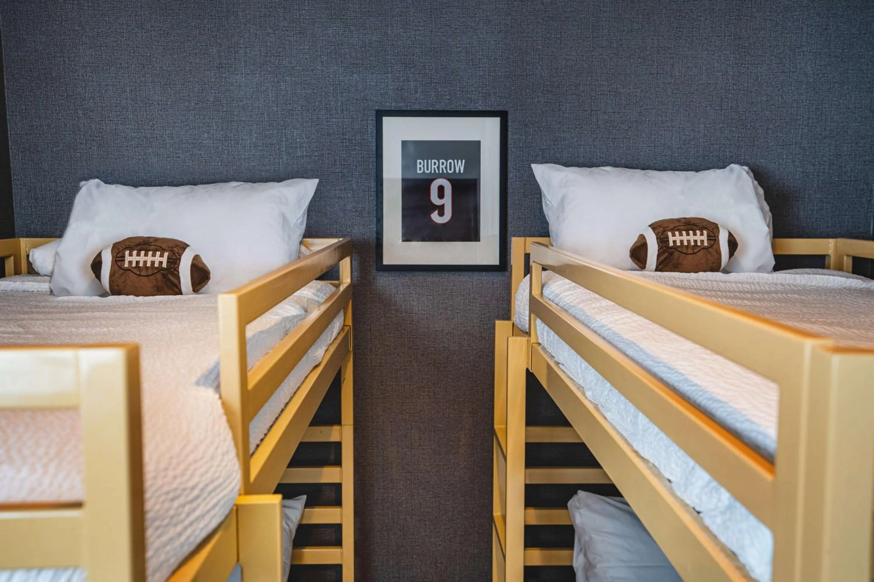 King Room with Two Twin Bunk Beds in Origin Baton Rouge, a Wyndham Hotel