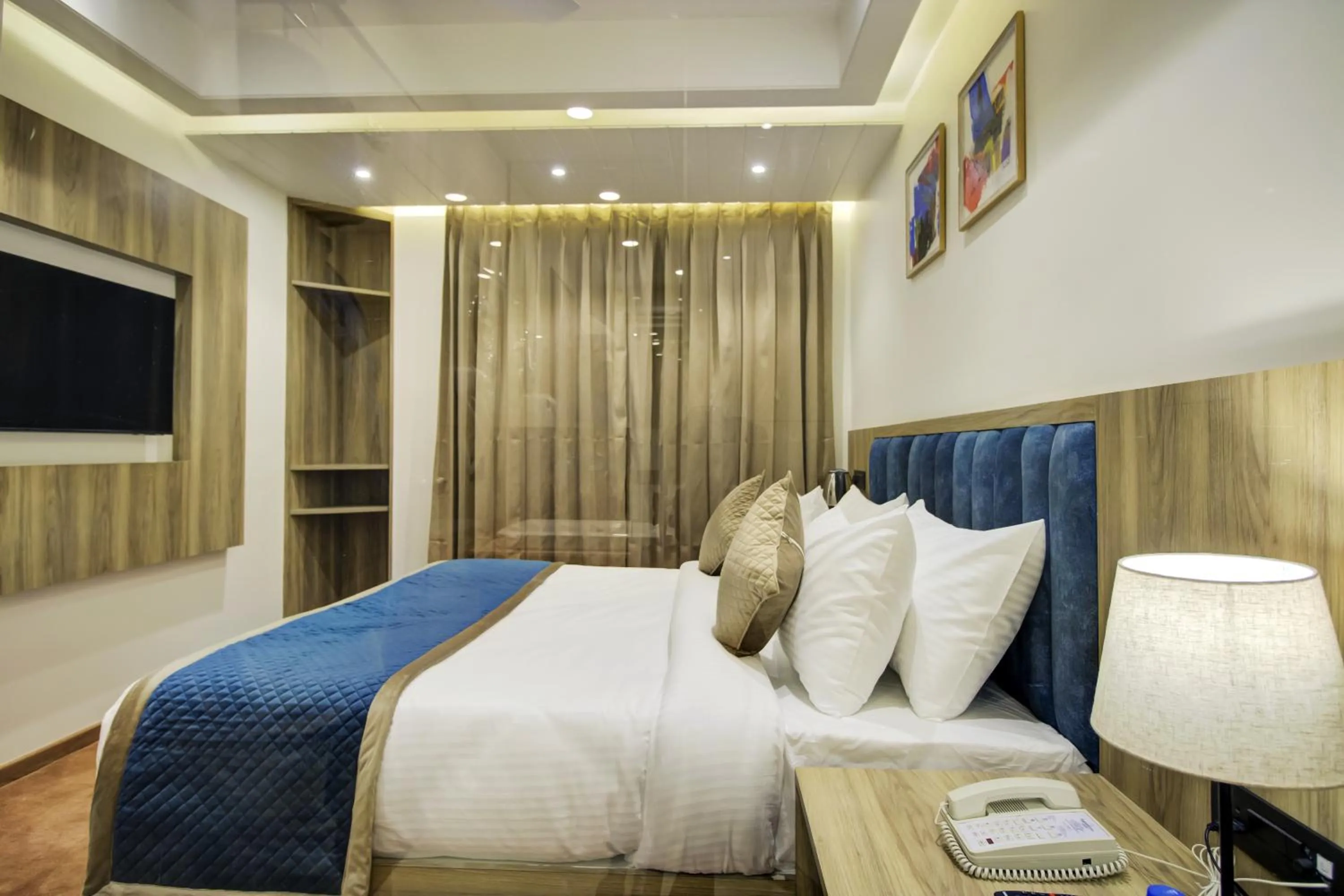 Deluxe King Room - single occupancy in Cygnett Style Ganga