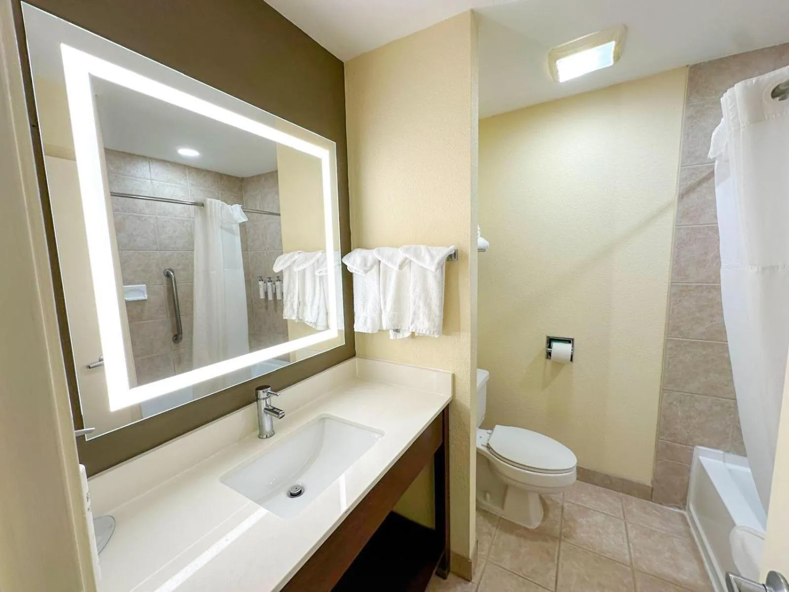 King Room in Sonesta Essential Hotels Overland Park