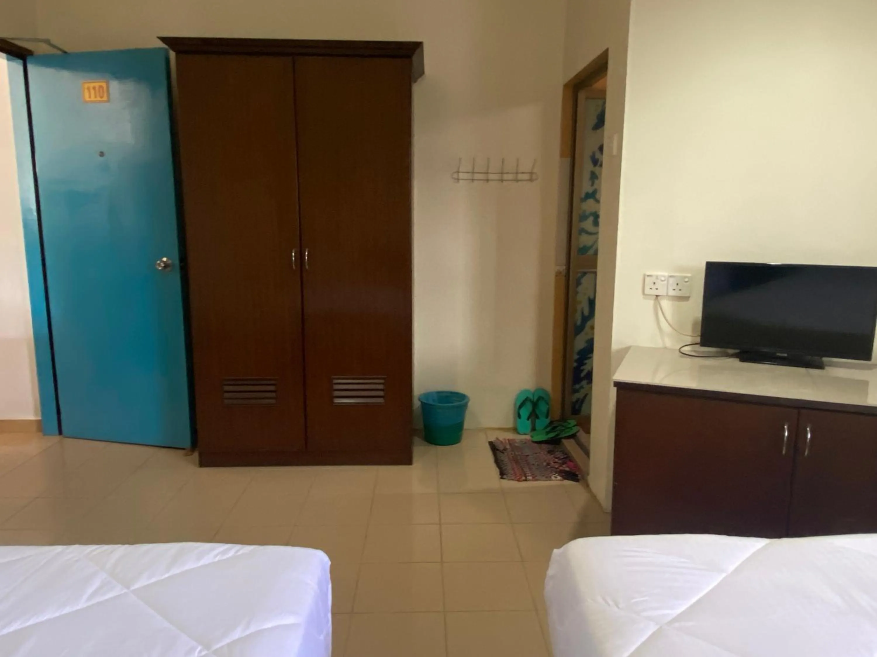 Deluxe Twin Room in Hotel O Gold Hill Hotel