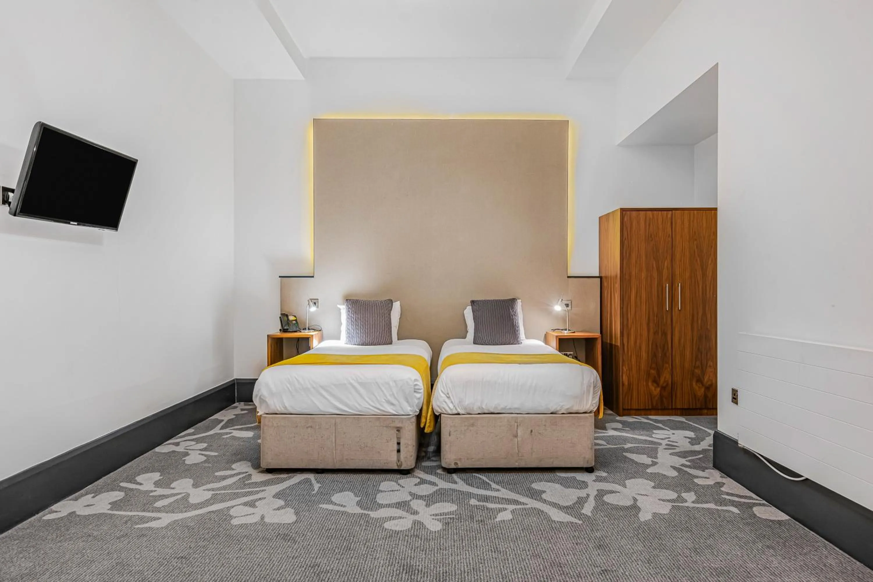 Standard Twin Room - no window in The Ainscow Hotel