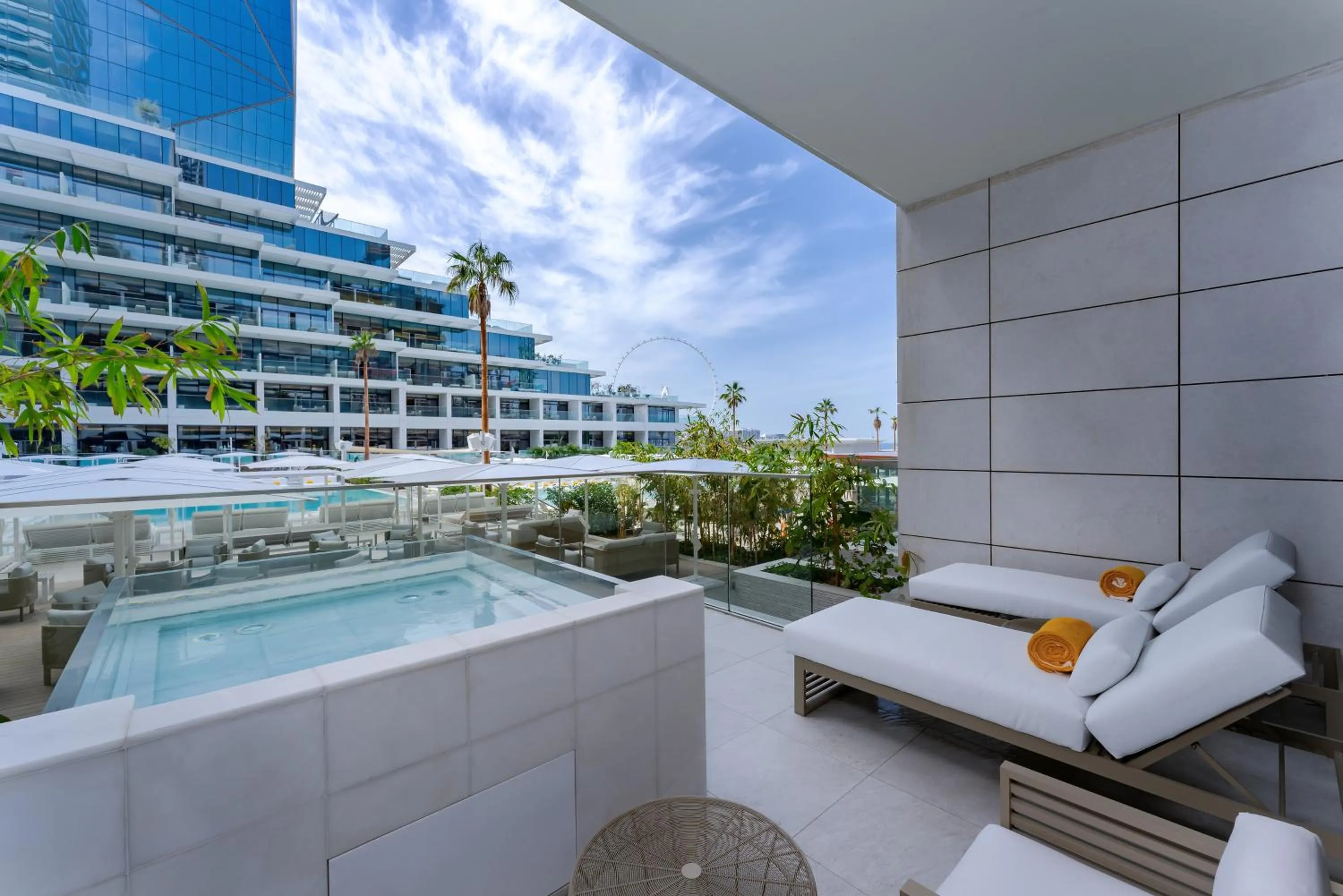 1 BED | Poolside Room w/Pool, Including New Year Gala Dinner & Party in FIVE Luxe