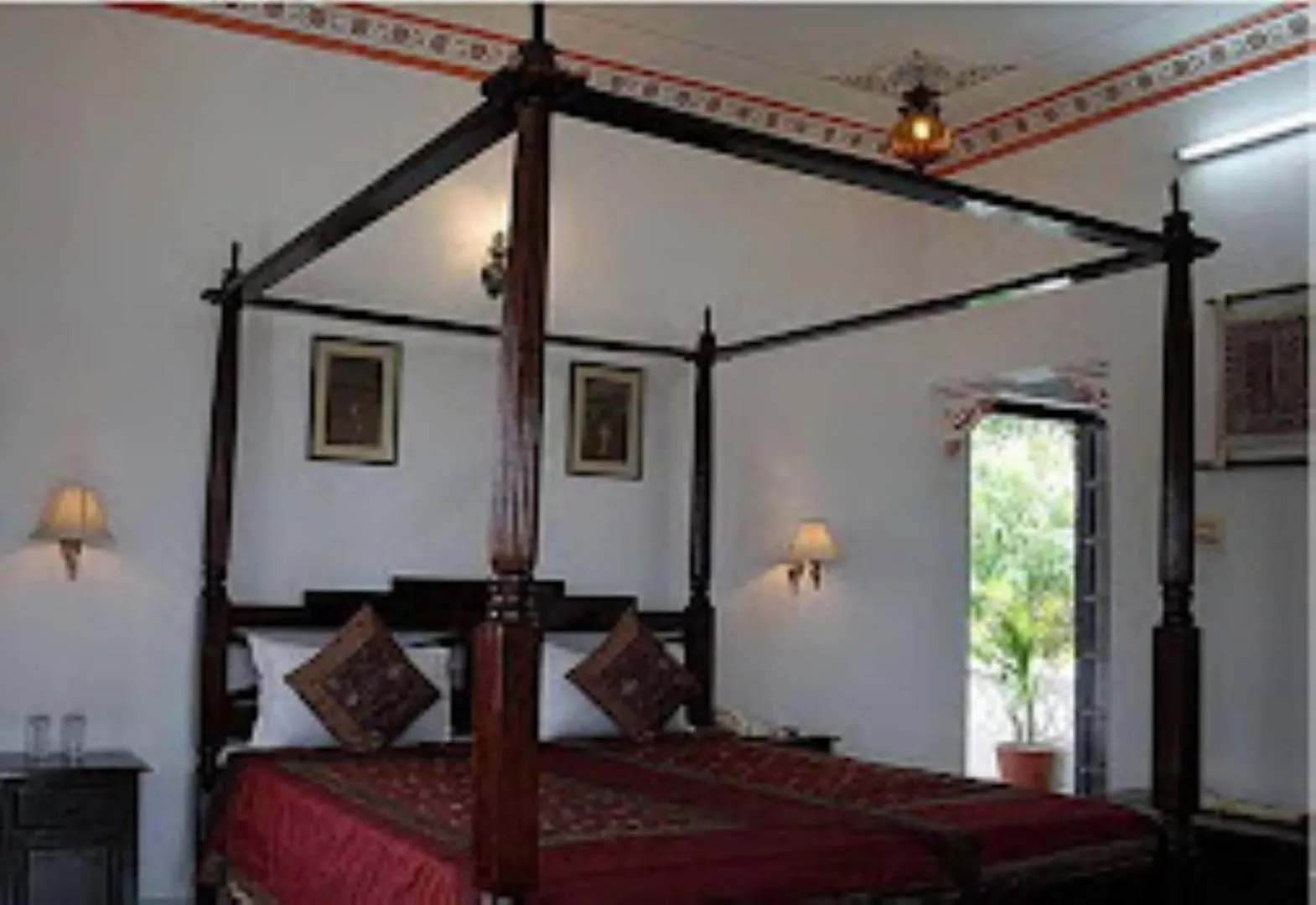 Deluxe Suite in Karohi Haveli