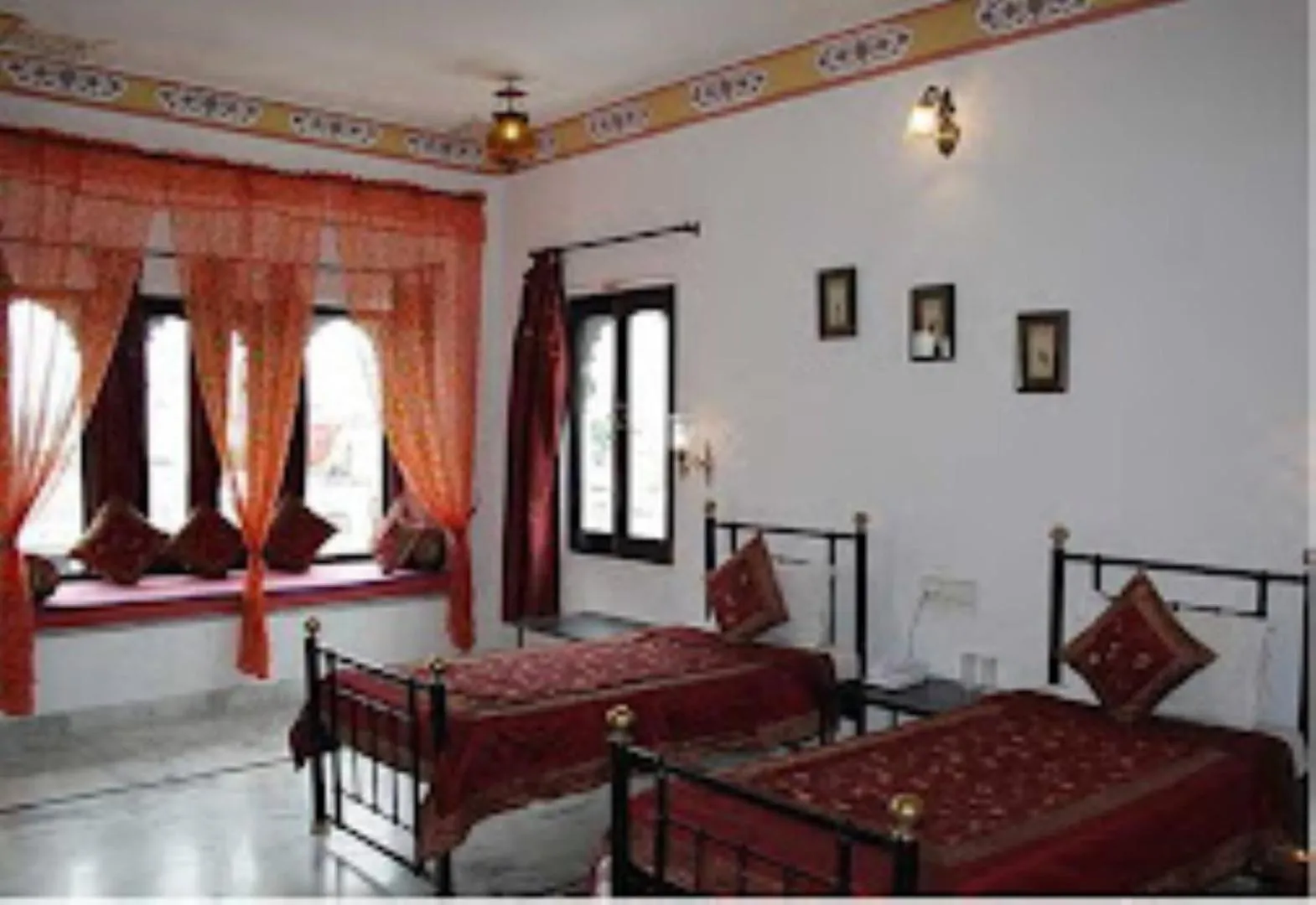 Deluxe King Room in Karohi Haveli
