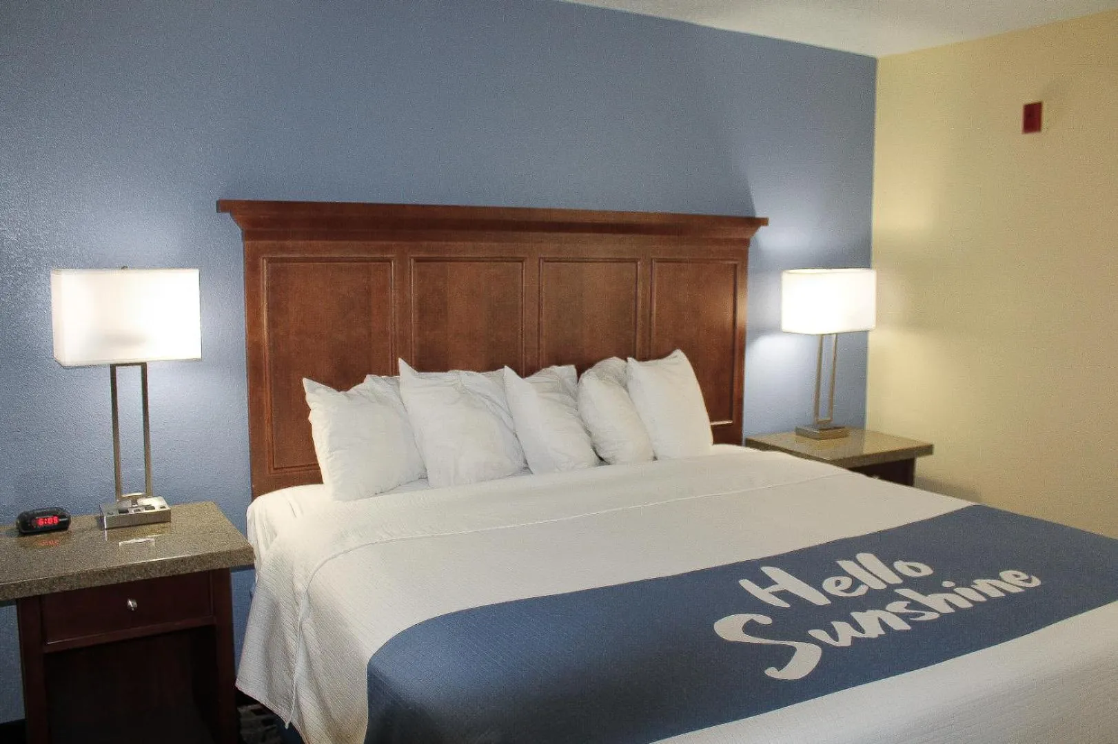 King Room - Mobility Access/Non-Smoking in Days Inn by Wyndham Batavia Ohio