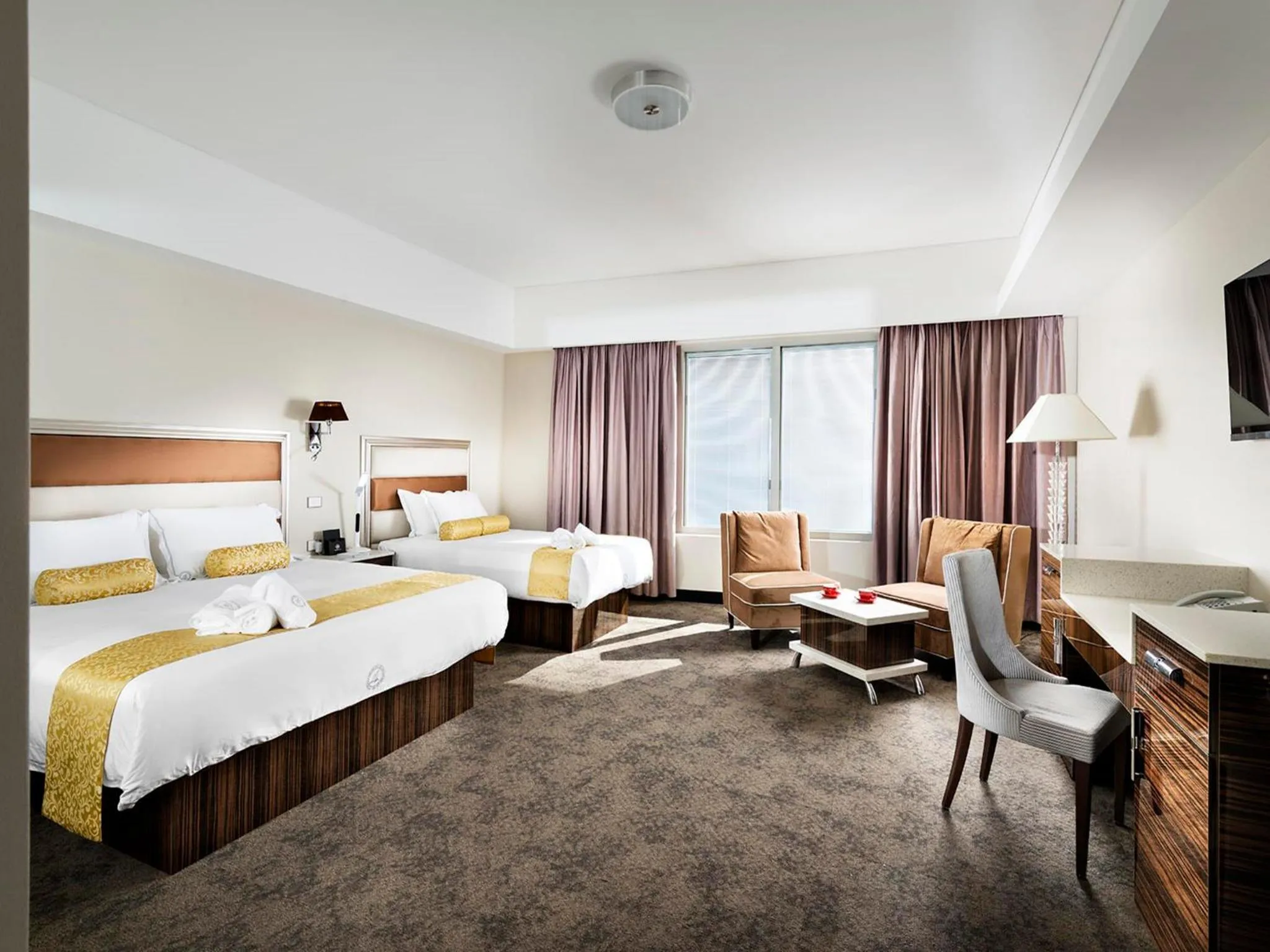 Family Room in Swan River Hotel