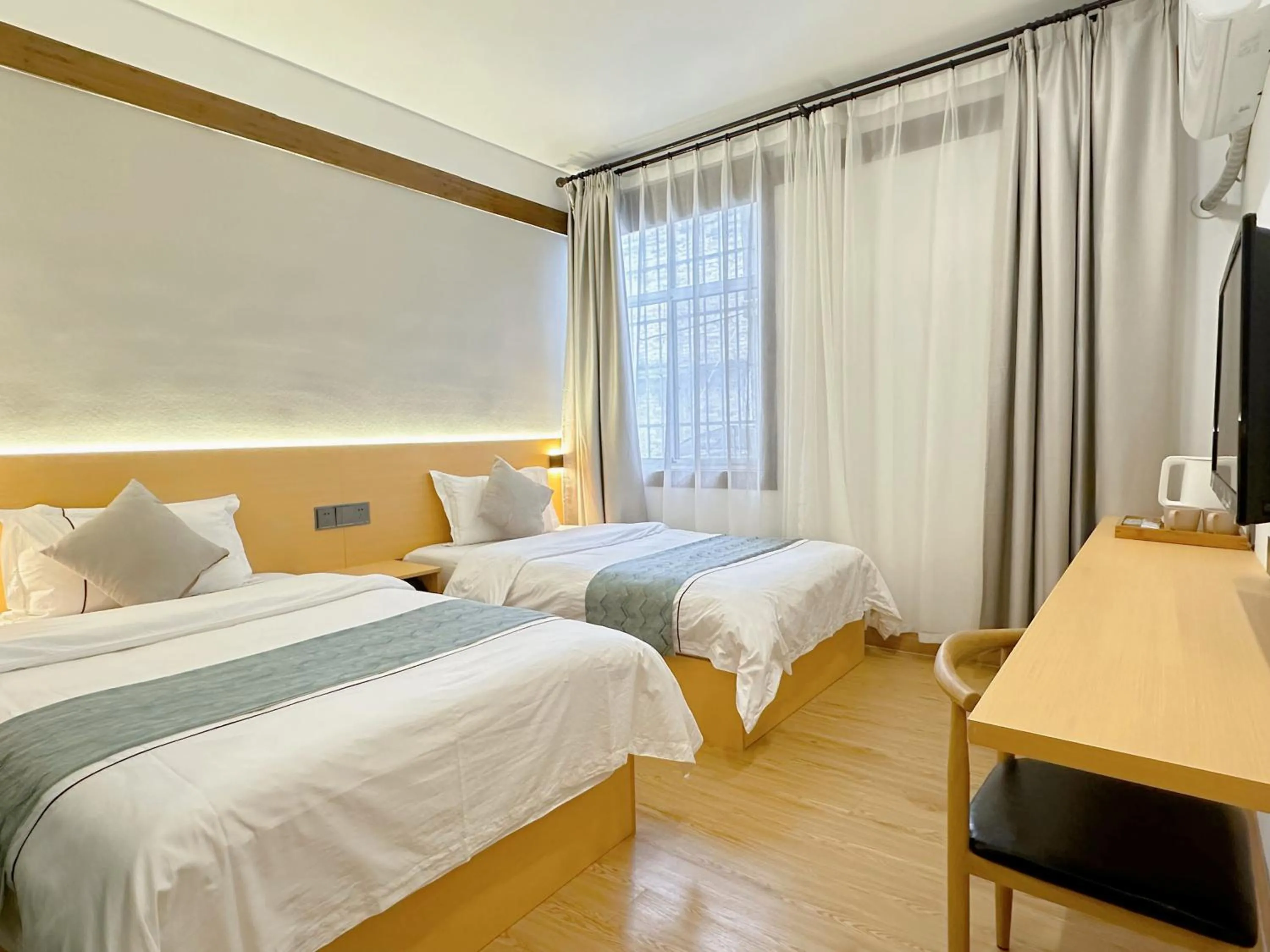 Comfort Twin Room in Hemu House