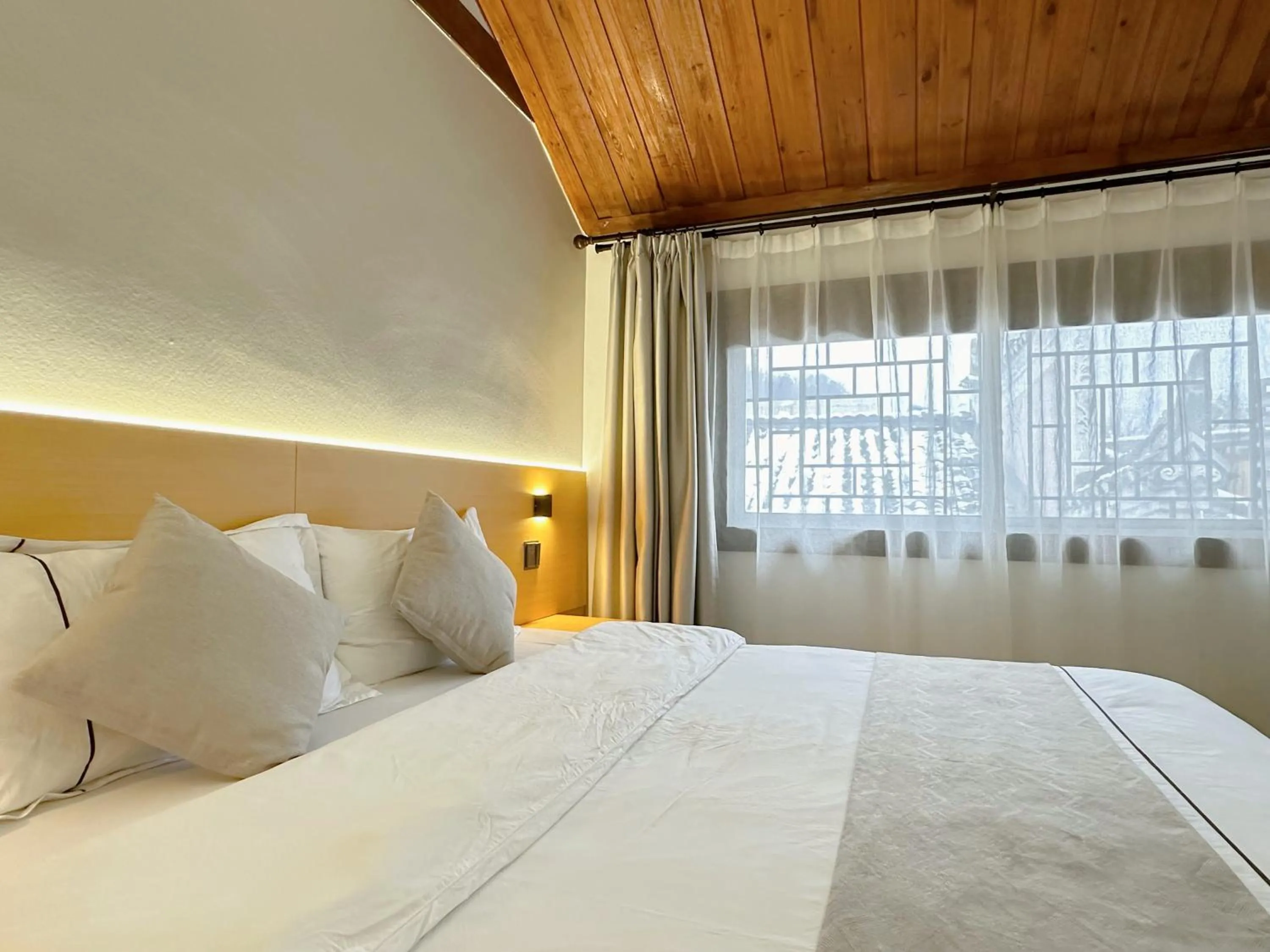 Comfort King Room in Hemu House