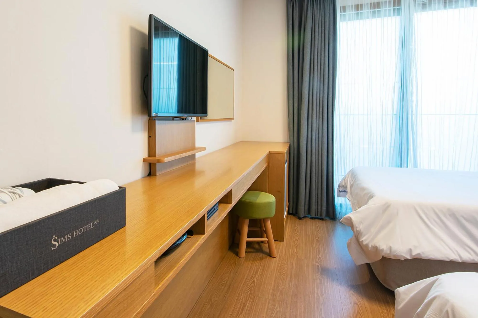 Standard Twin Room with Mountain View in Sims Hotel