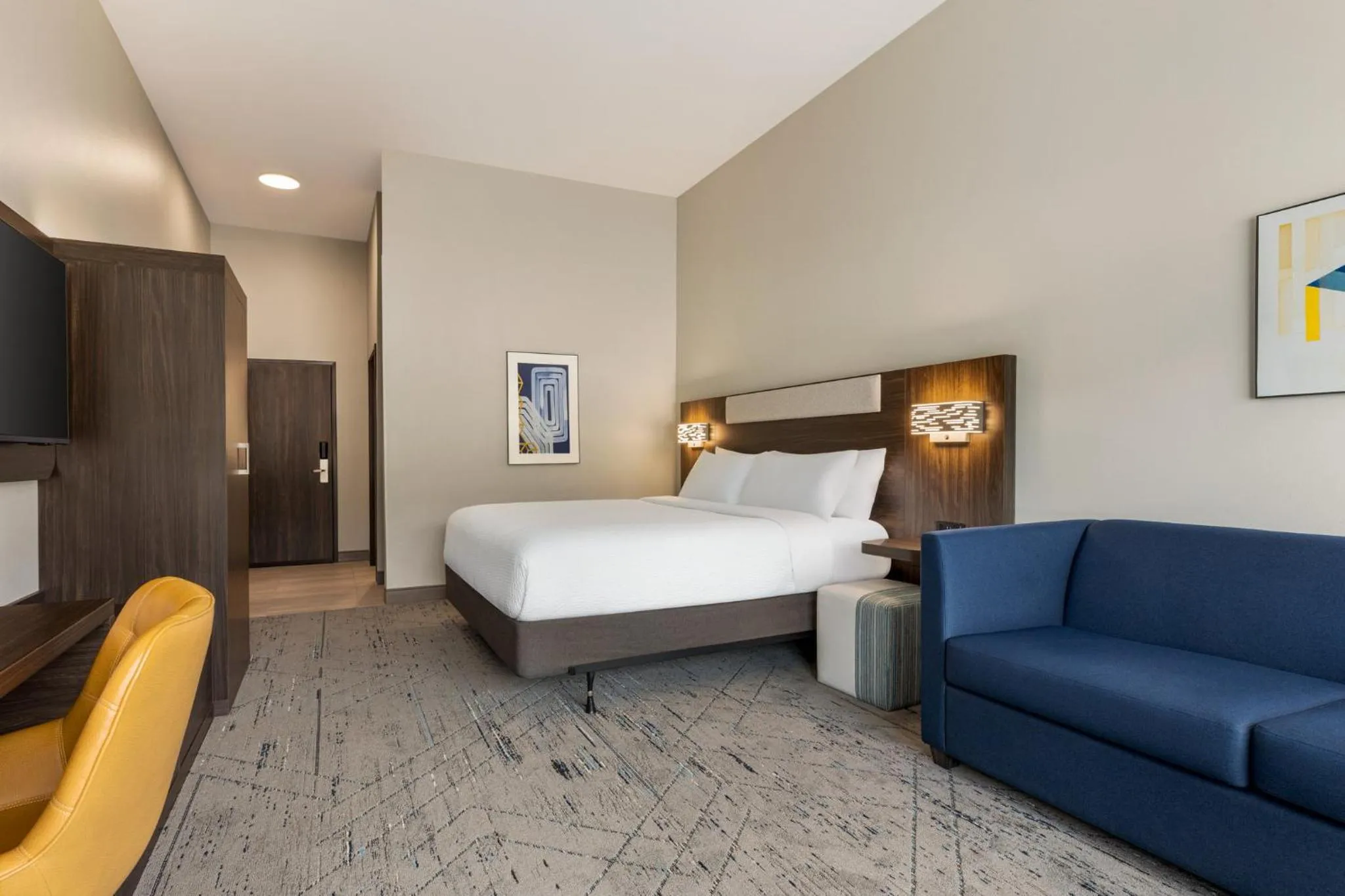 King Suite in Holiday Inn Express & Suites Rhinelander by IHG