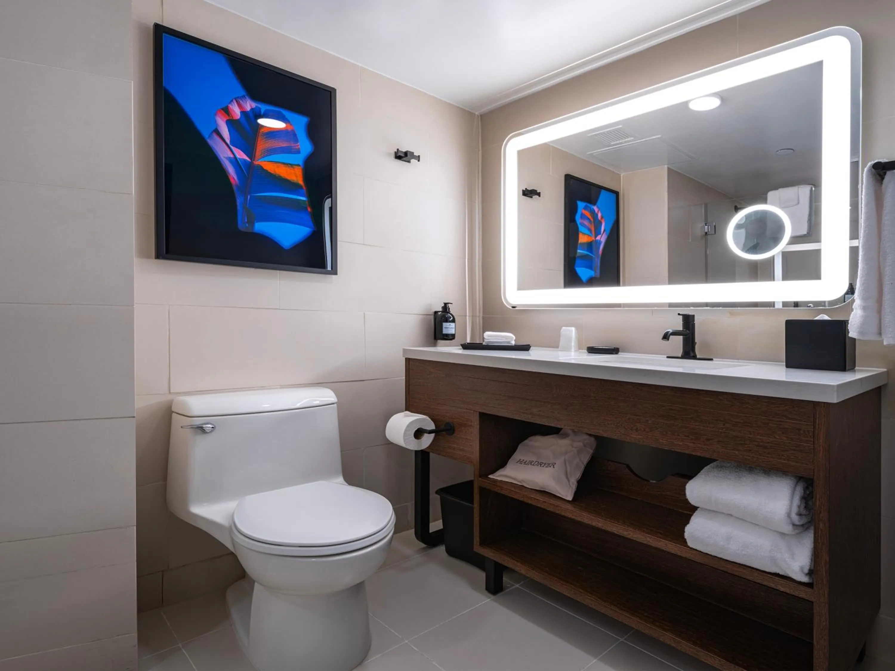 Corner King Suite with Balcony and Ocean View in Hilton Garden Inn San Juan Condado