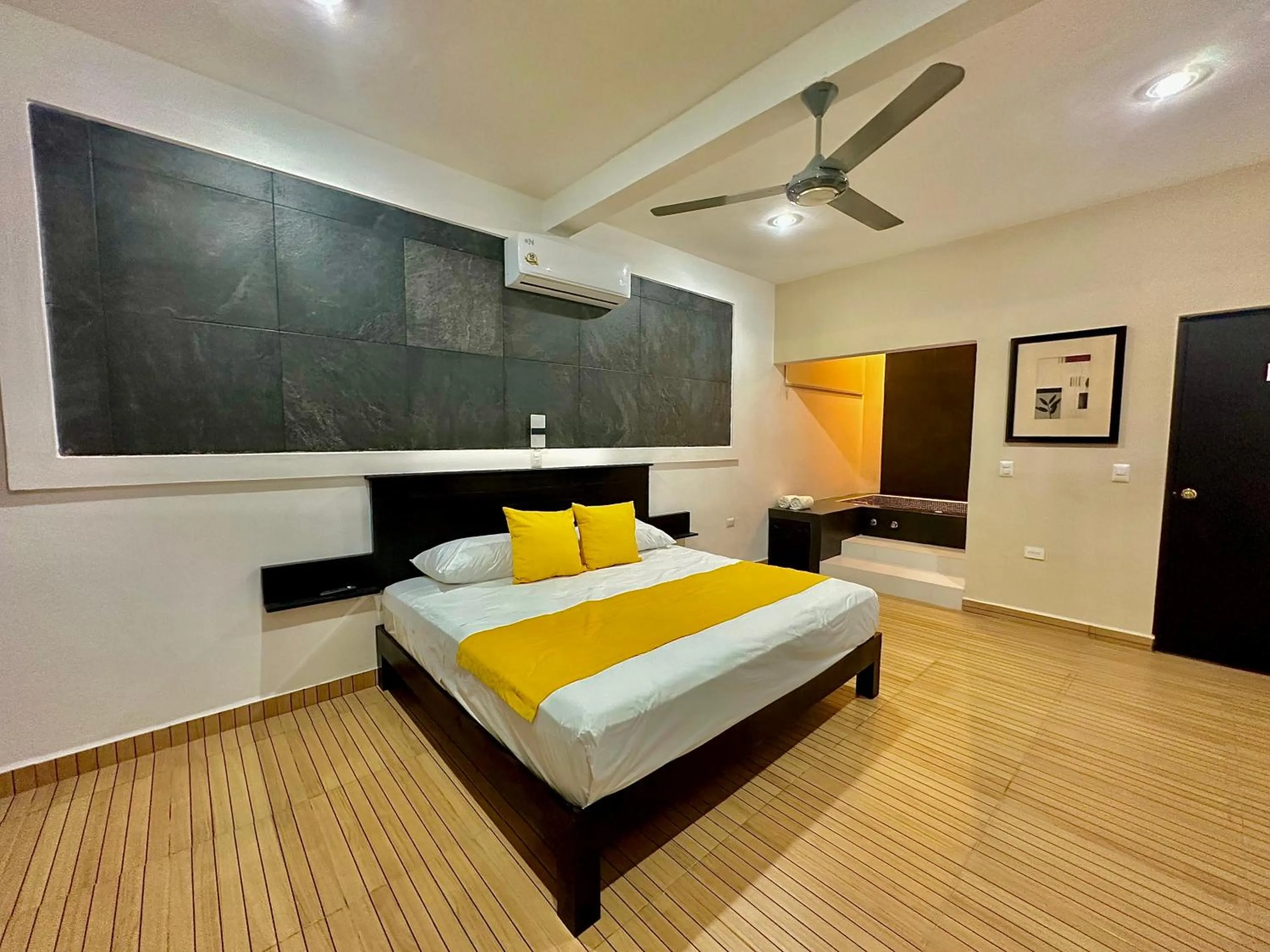 Deluxe King Suite in Hotel Zibahun