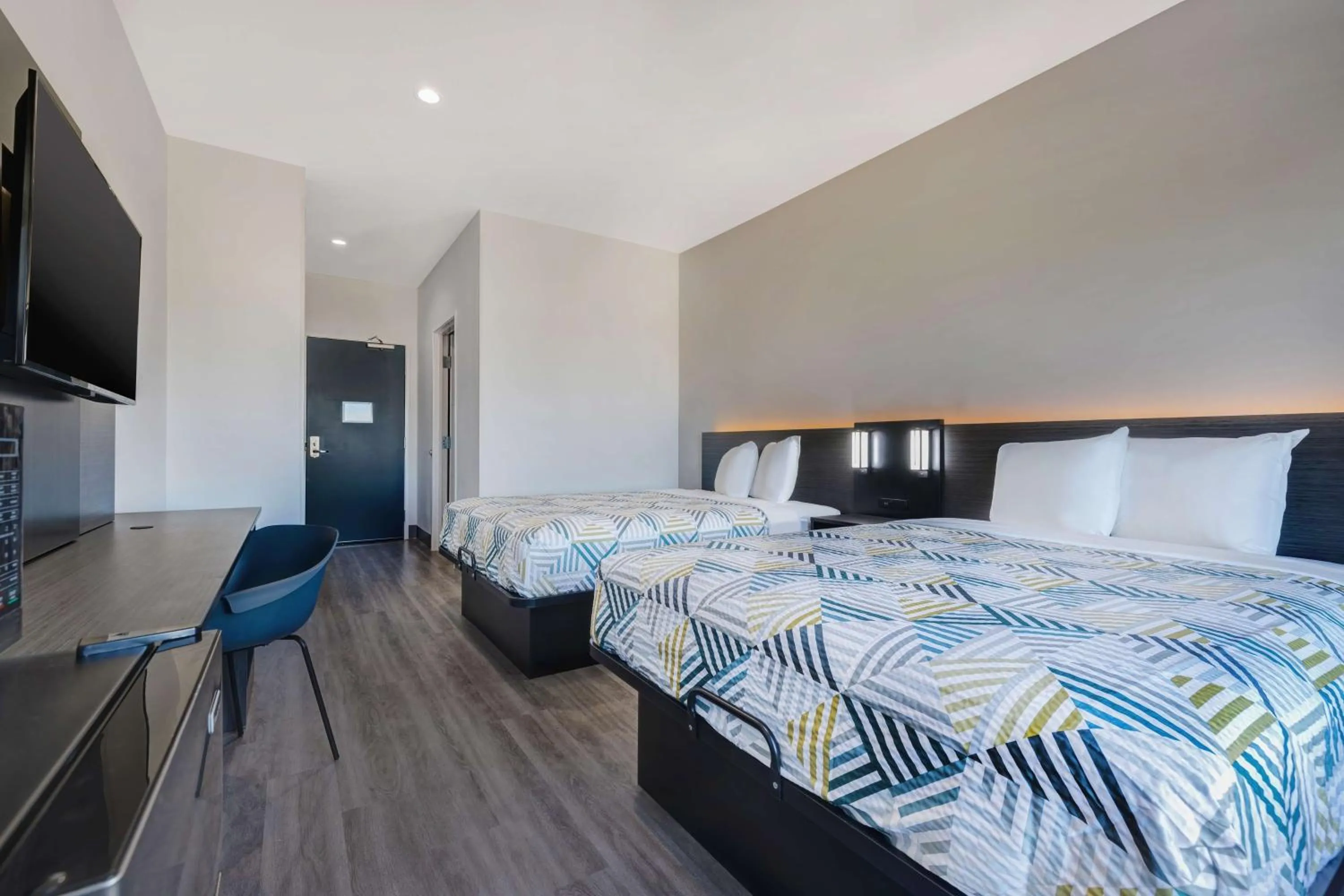 Queen Room with Two Queen Beds - Disability Access - Non-Smoking in Motel 6 Dallas, TX Methodist Charlton Medical Ctr