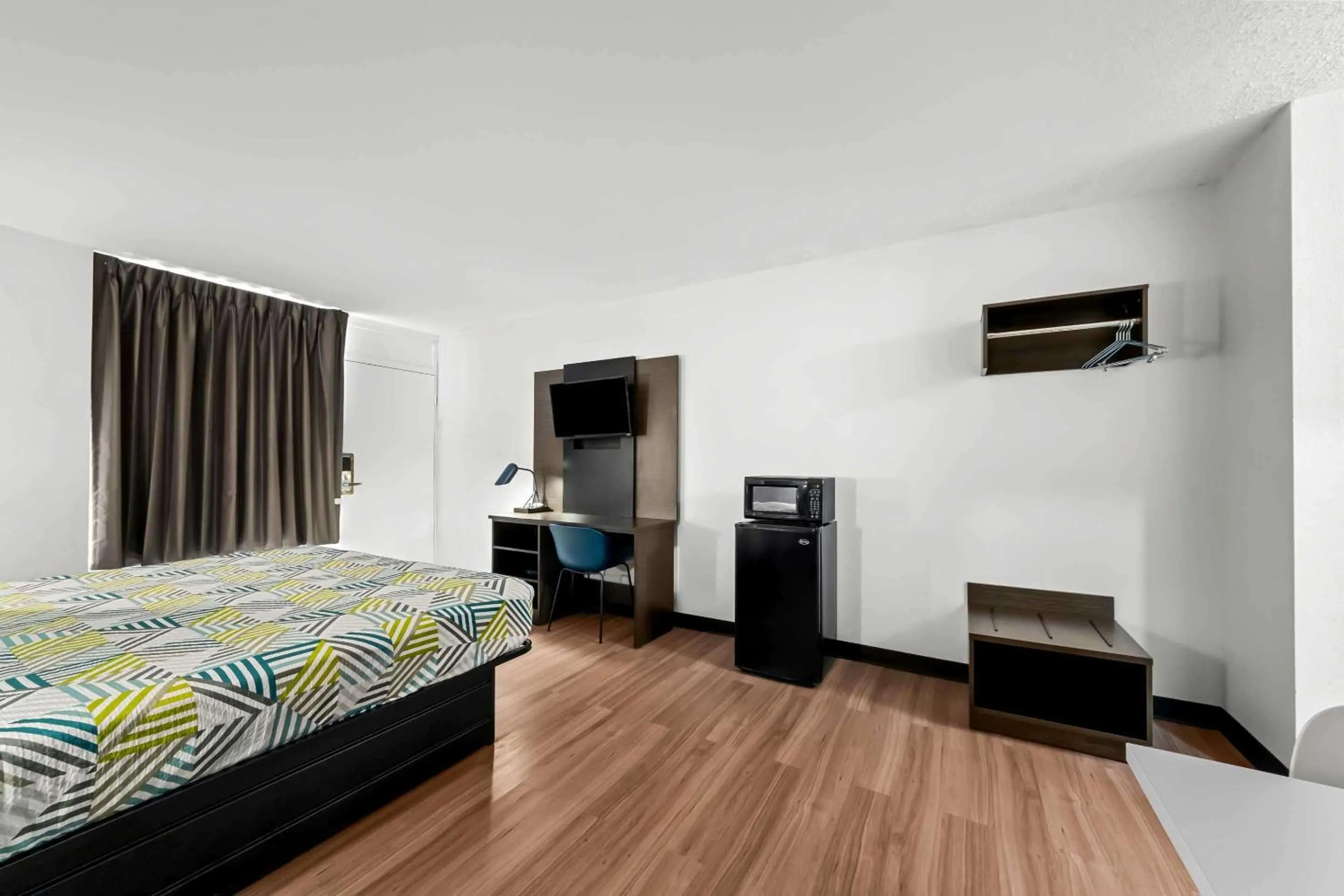 King Room - Disability Access - Non-Smoking in Studio 6 Port Lavaca, TX