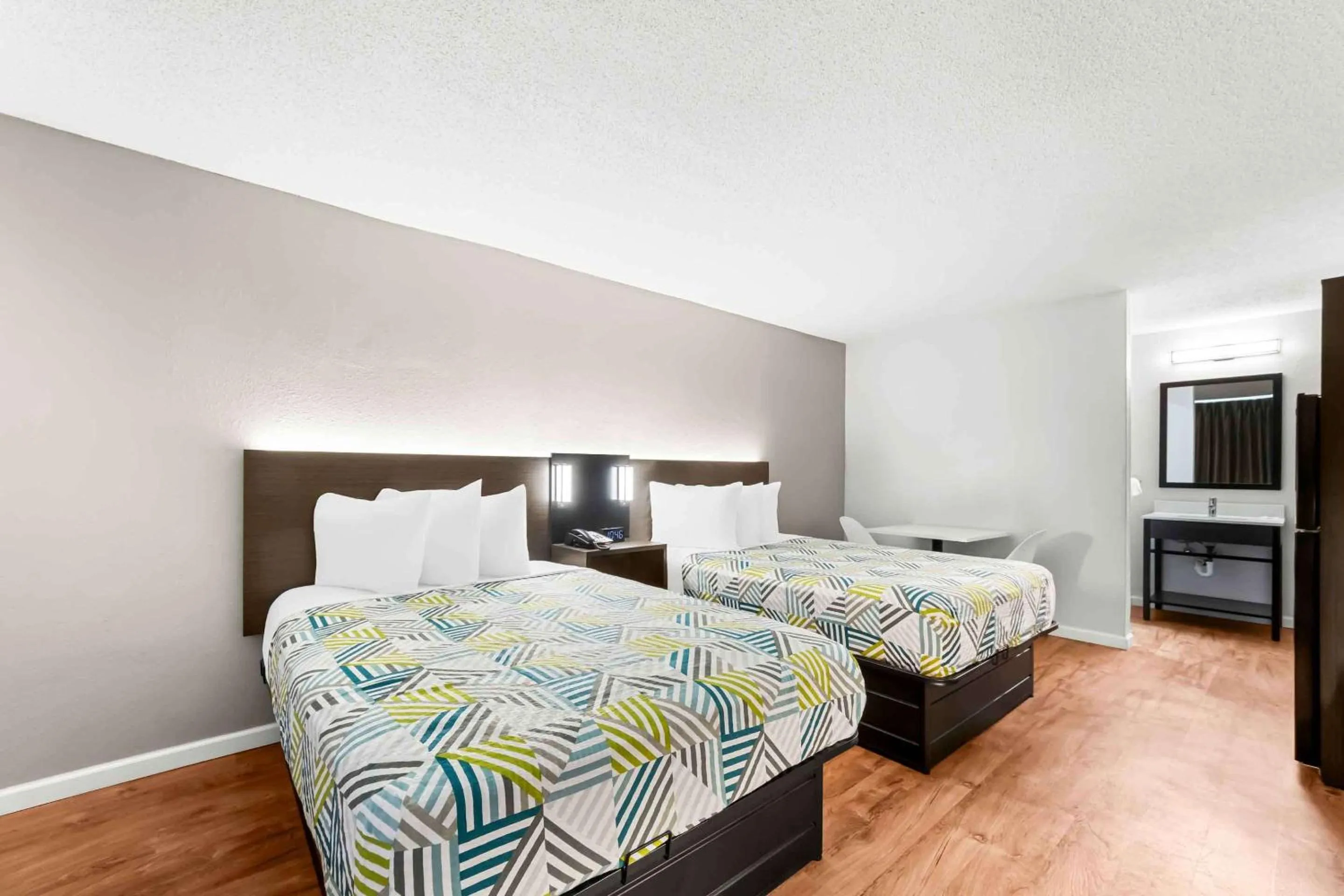 Quadruple Room - Smoking in Studio 6 Port Lavaca, TX