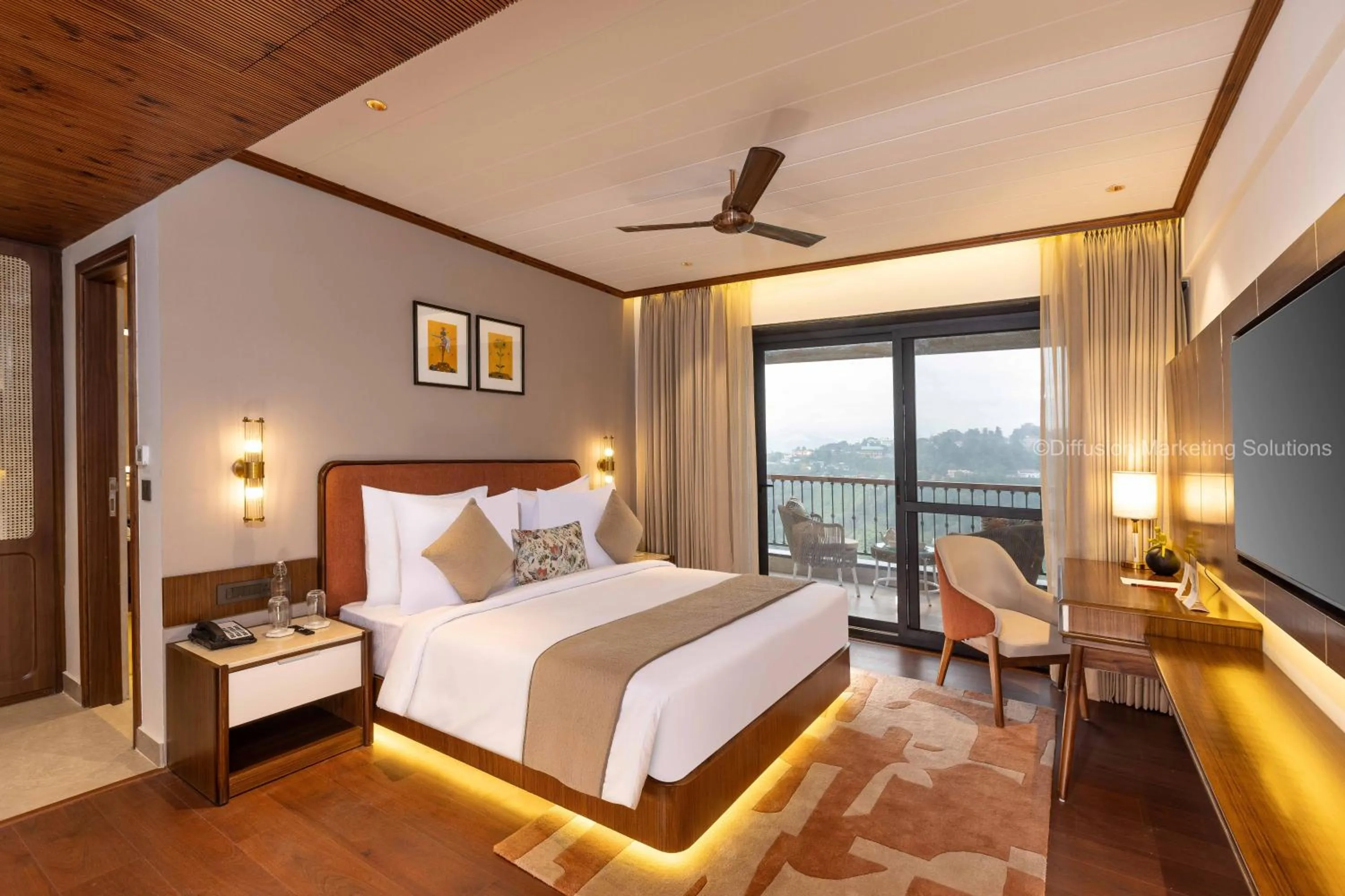 Himalaya View with Jacuzzi  in juSTa Hollow Oak, Mussoorie