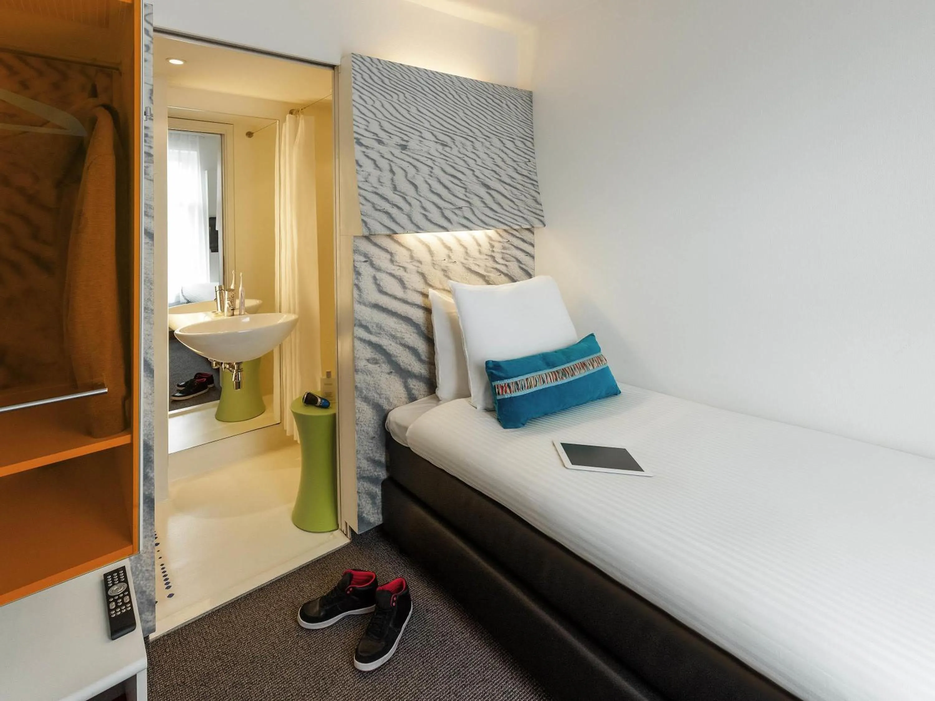 Standard Single Room in ibis Styles Amsterdam Central Station