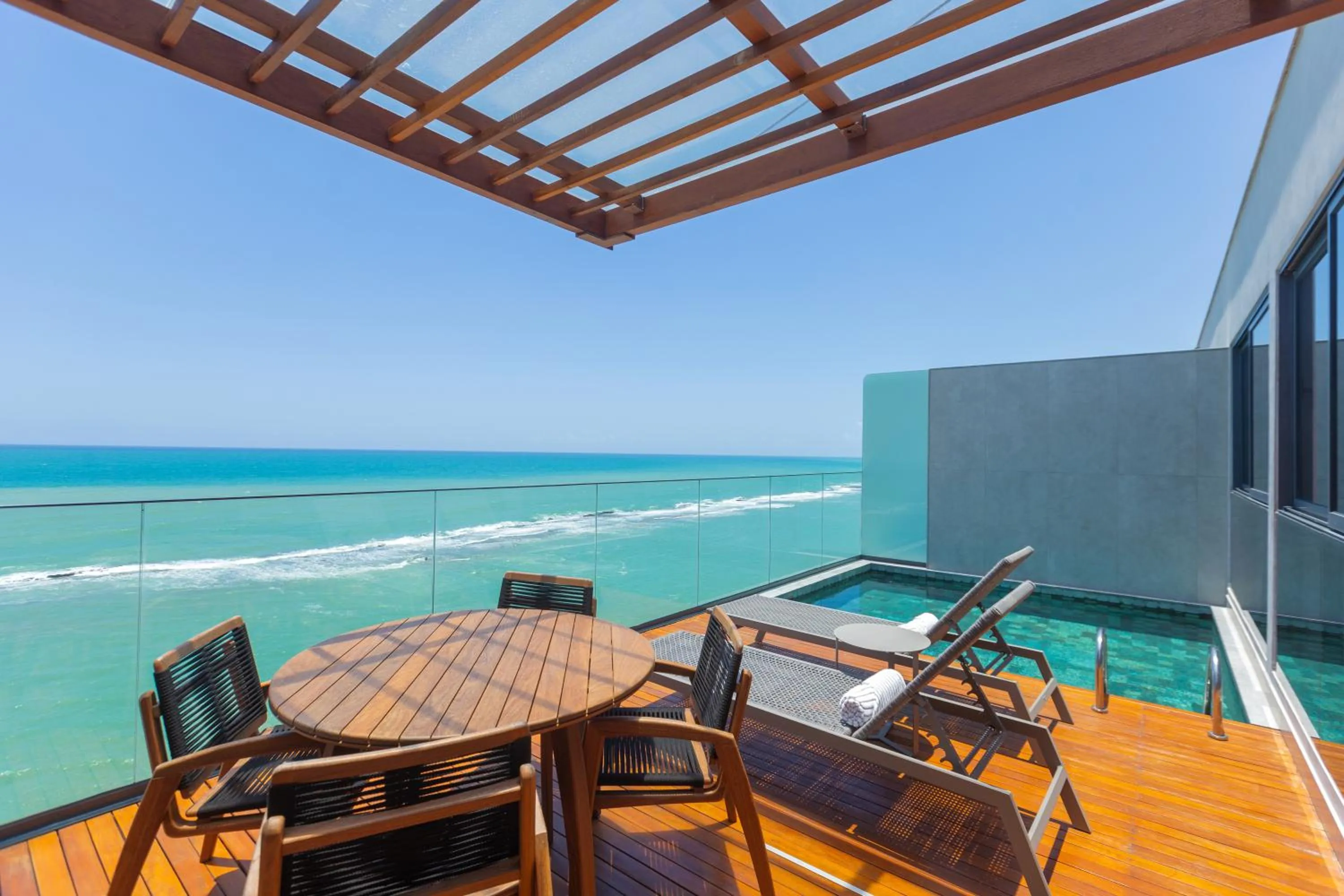 Two-Bedroom Apartment with Private Pool in Ritz Barra de São Miguel