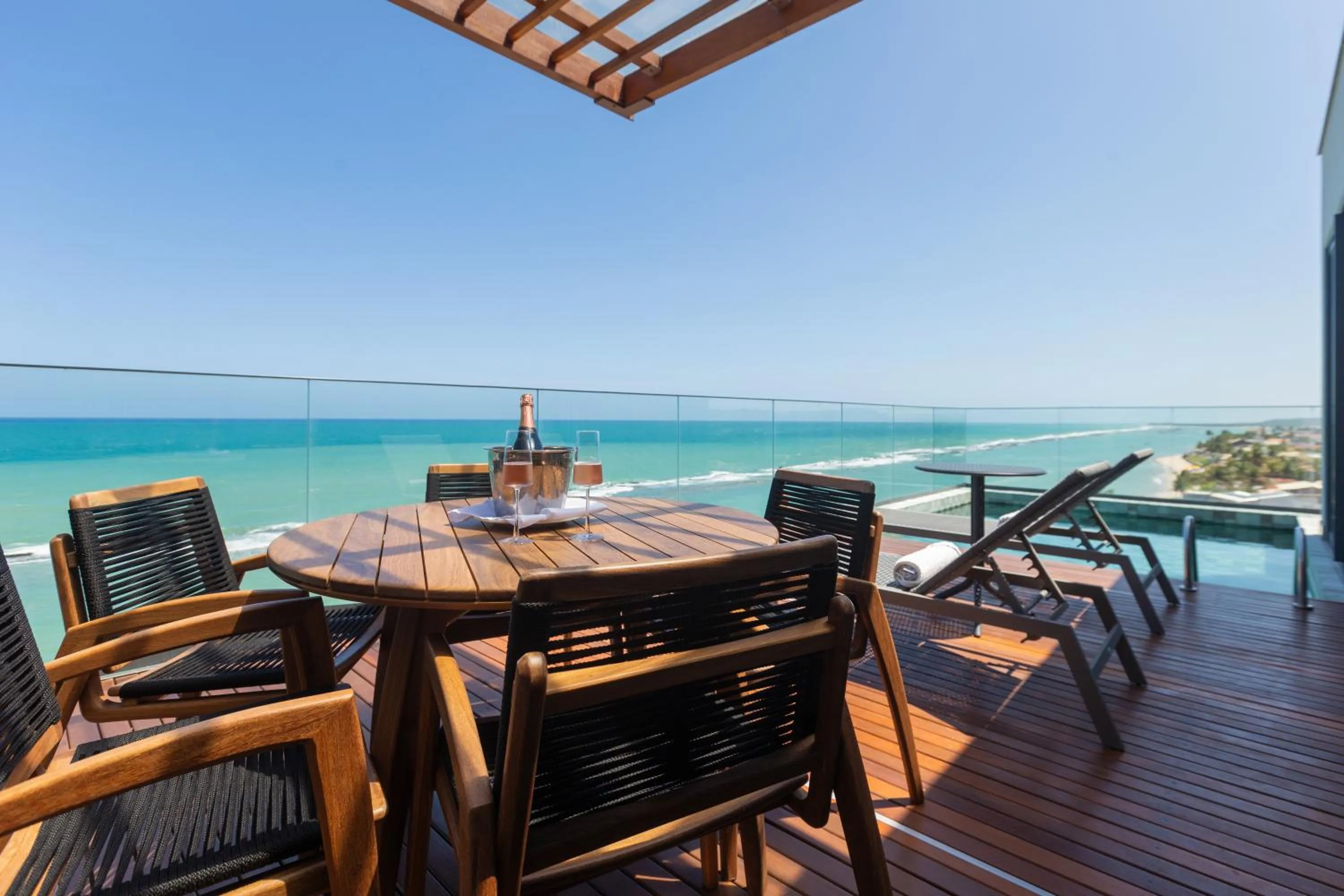 Three-Bedroom Apartment with Private Pool in Ritz Barra de São Miguel