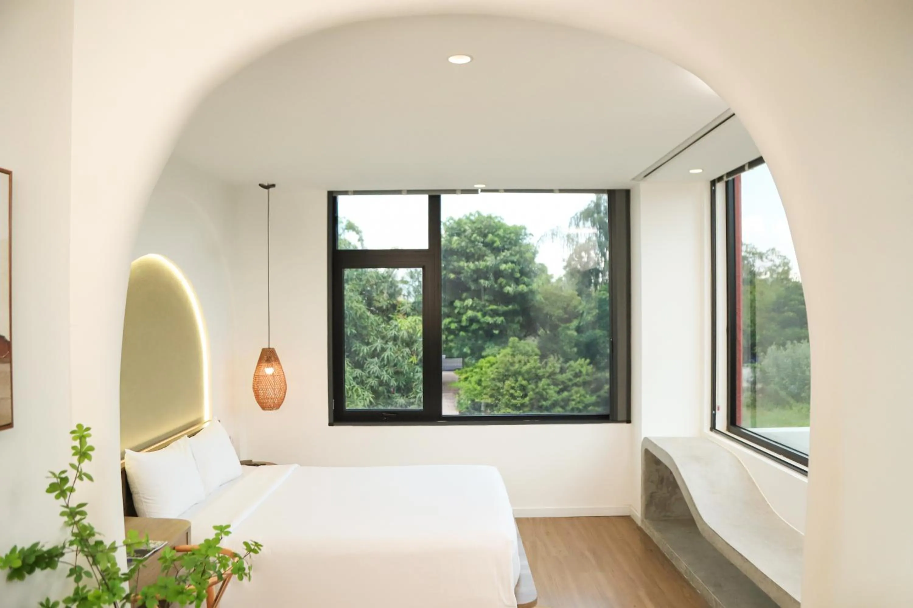 Deluxe Double Room in Kin Wander Trung Sơn