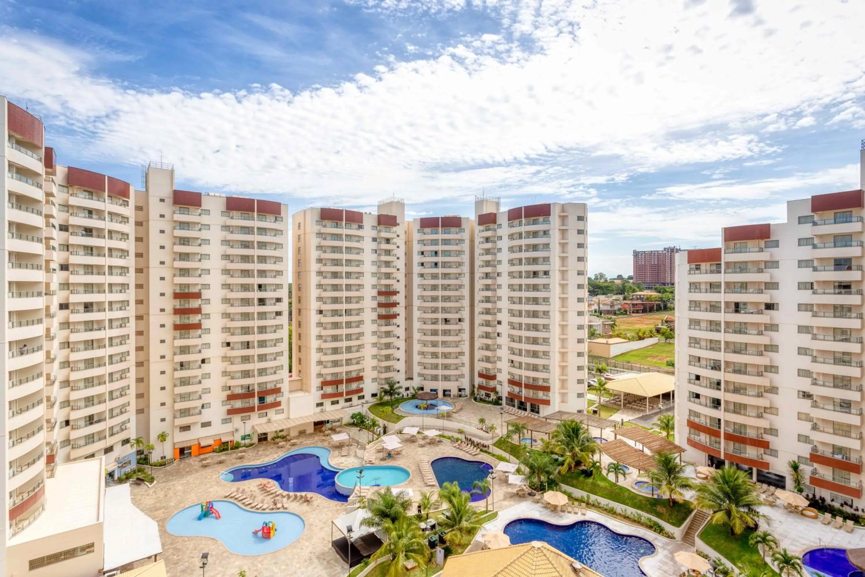 Suite with Pool or Park View in Wyndham Olímpia Royal Hotels