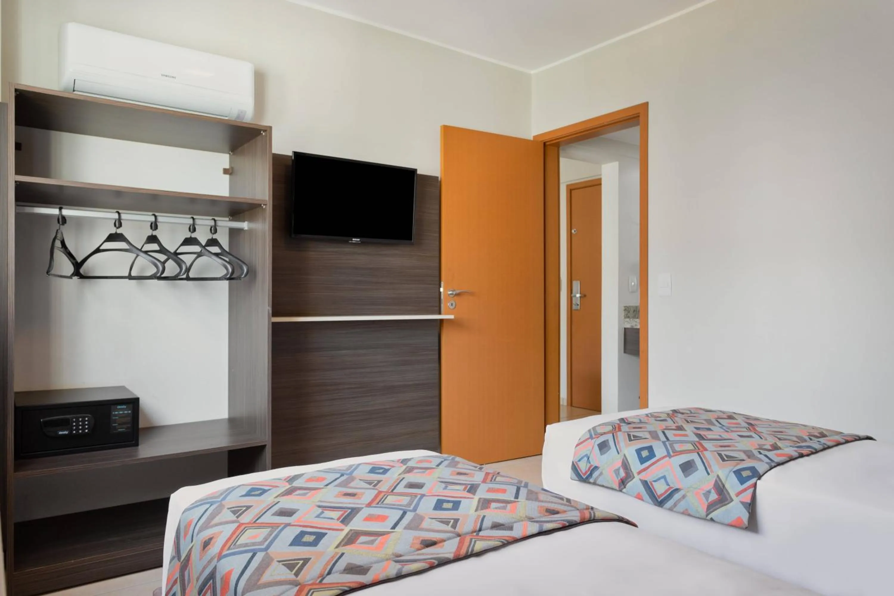 Twin Room in Wyndham Olímpia Royal Hotels