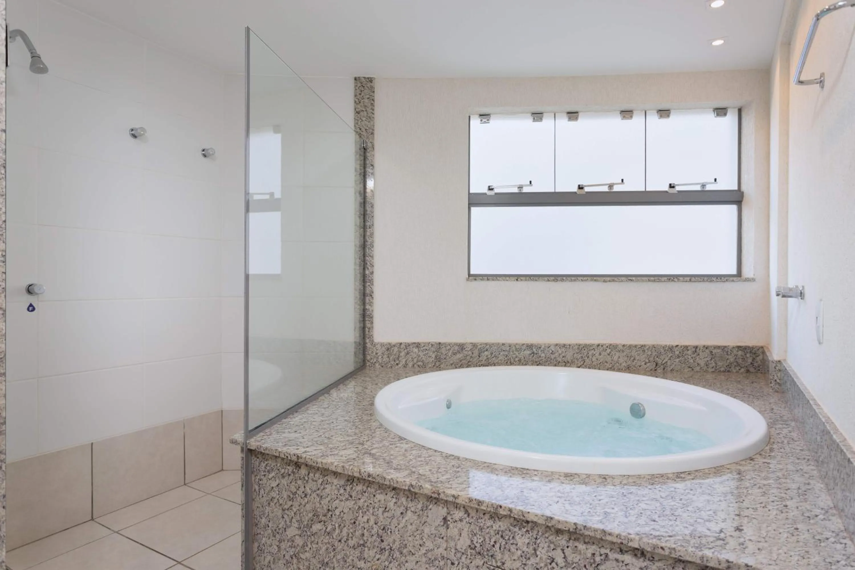 King Suite with Spa Bath in Wyndham Olímpia Royal Hotels