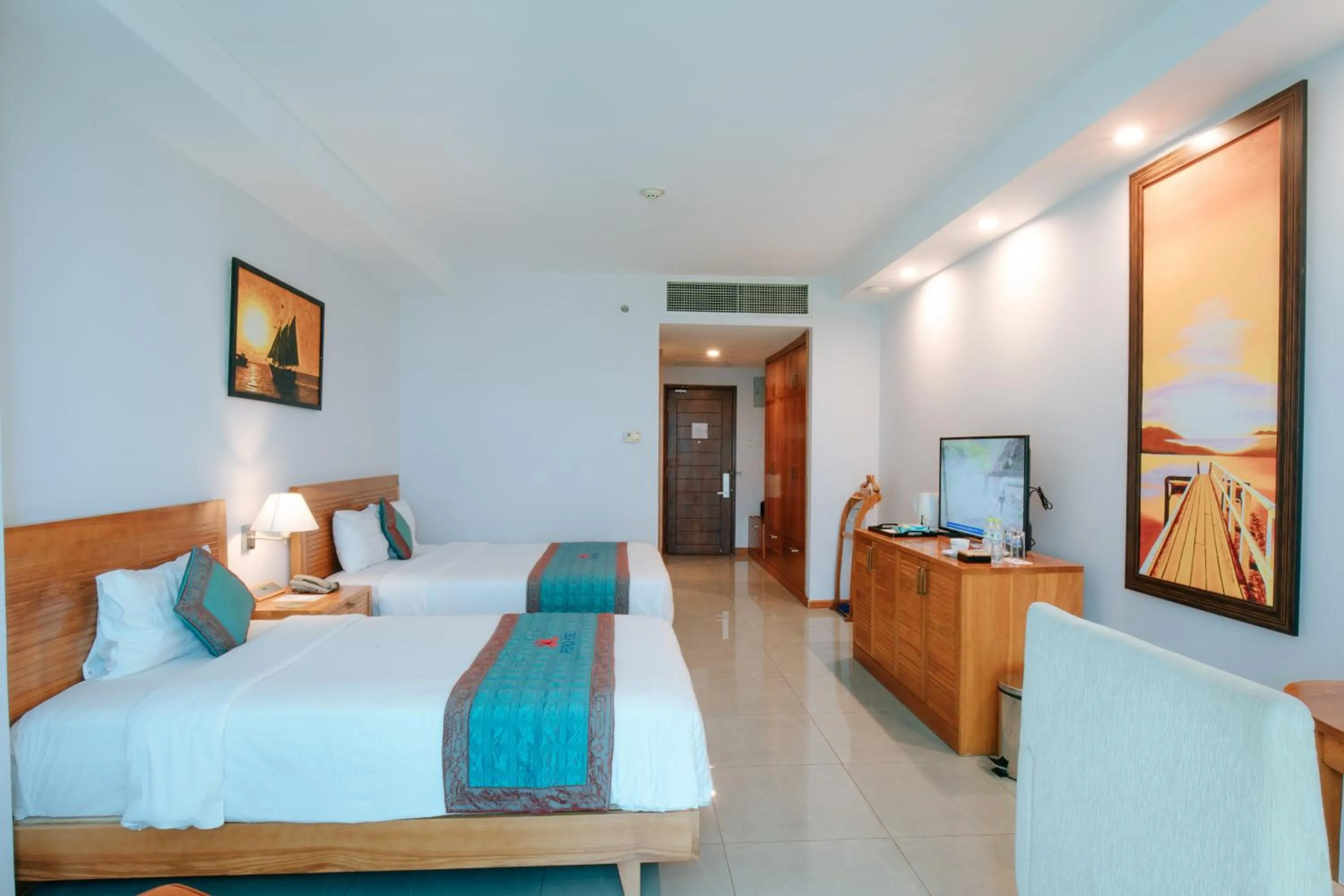 Deluxe Twin Room with Sea View in Petro Hotel