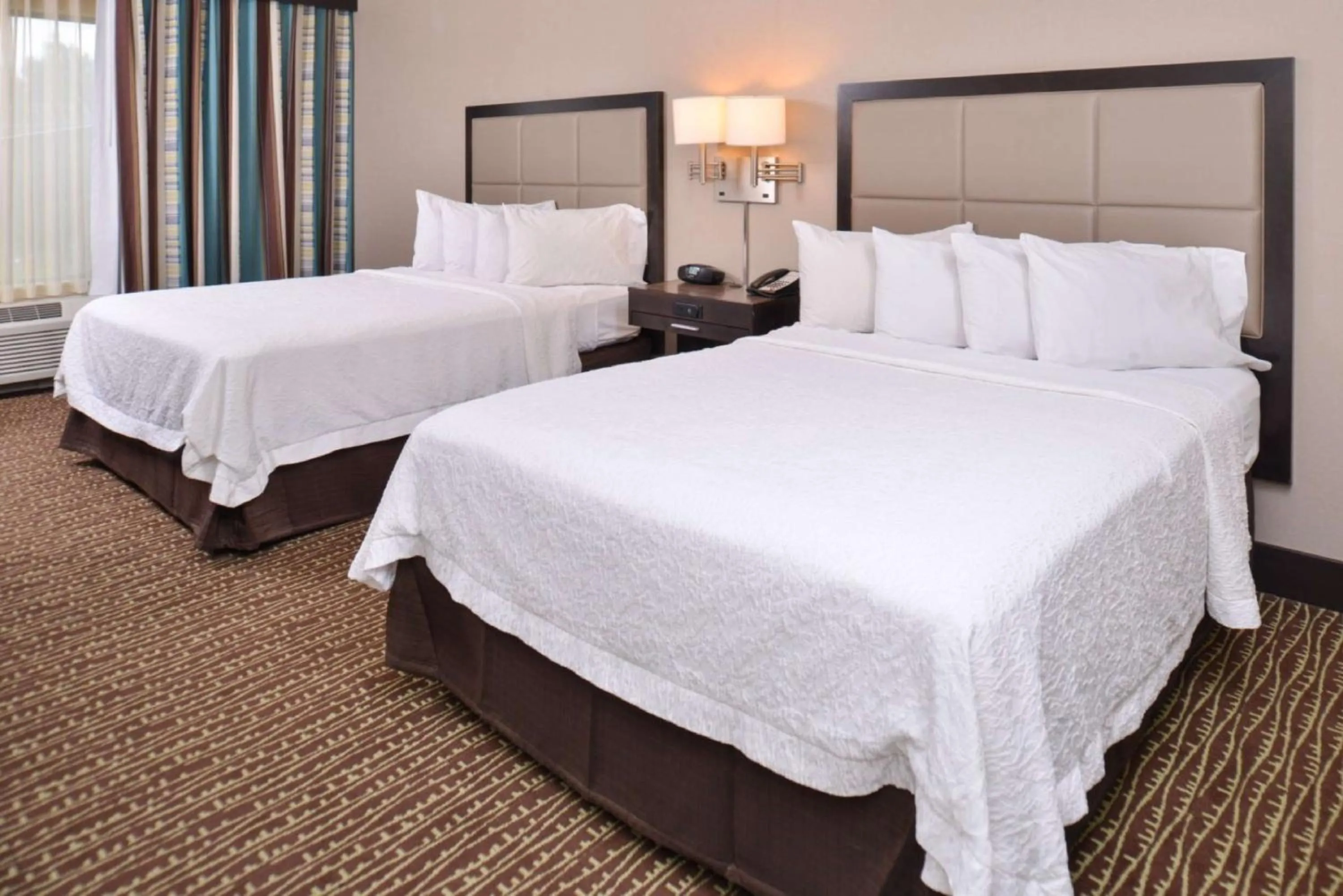 Queen Room with Two Queen Beds - Hearing Access/Non-Smoking in Hampton Inn & Suites Bend