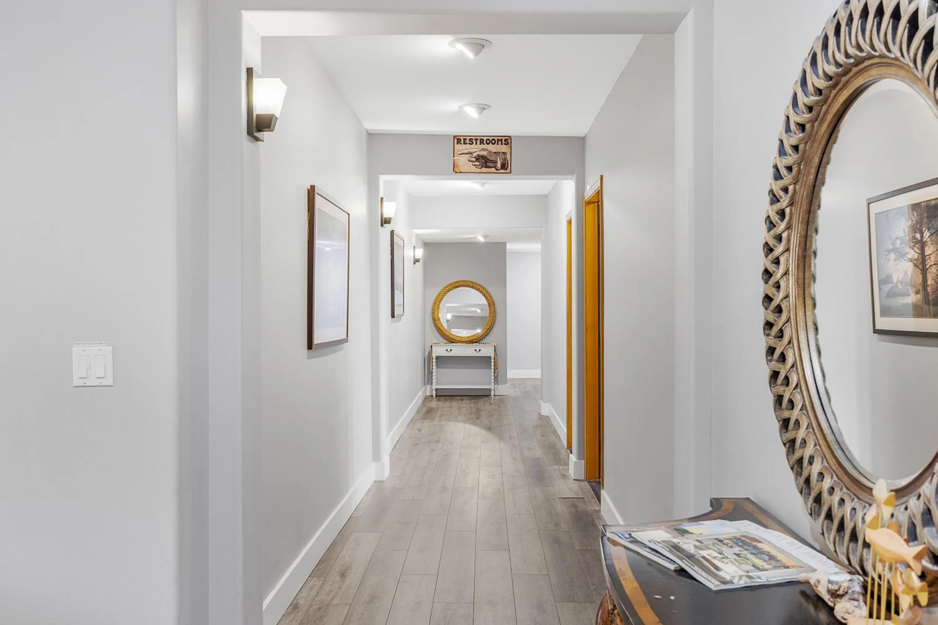 Deluxe Double Room with Balcony and Sea View in Camano Island Inn