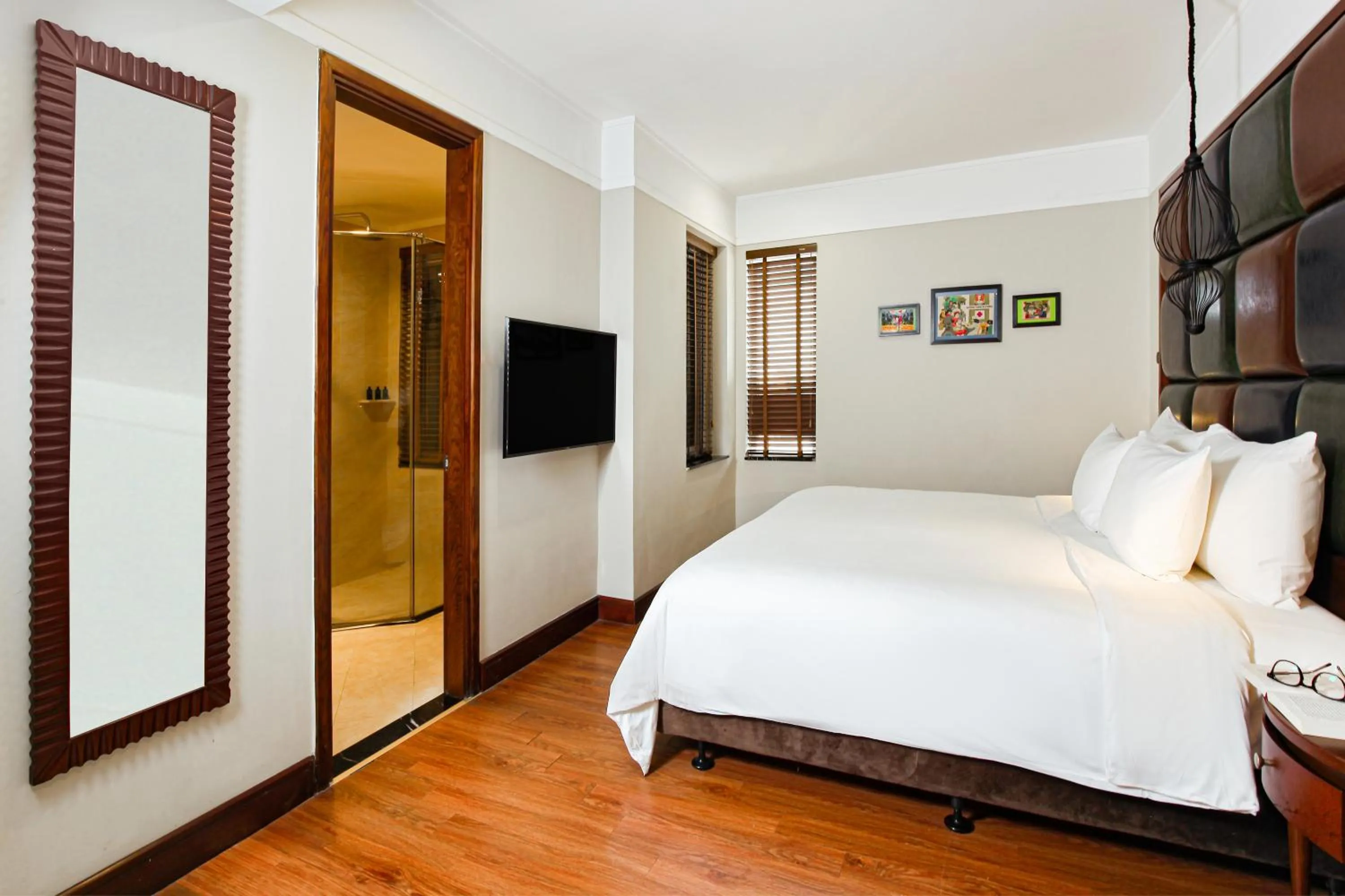 Superior Room without Window in La Siesta Classic Ma May