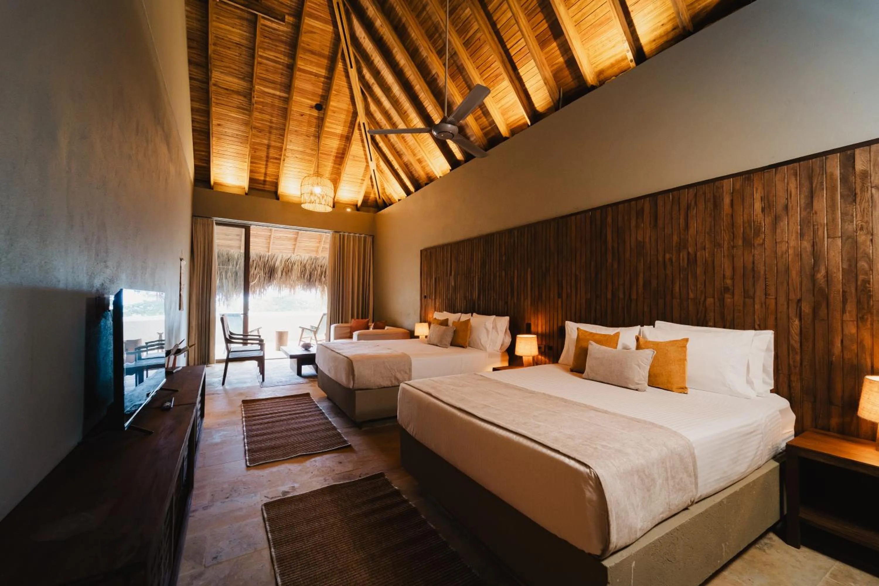 Superior Twin Queen Room with Sea View in Naio Hotel y Villas By OxoHotel