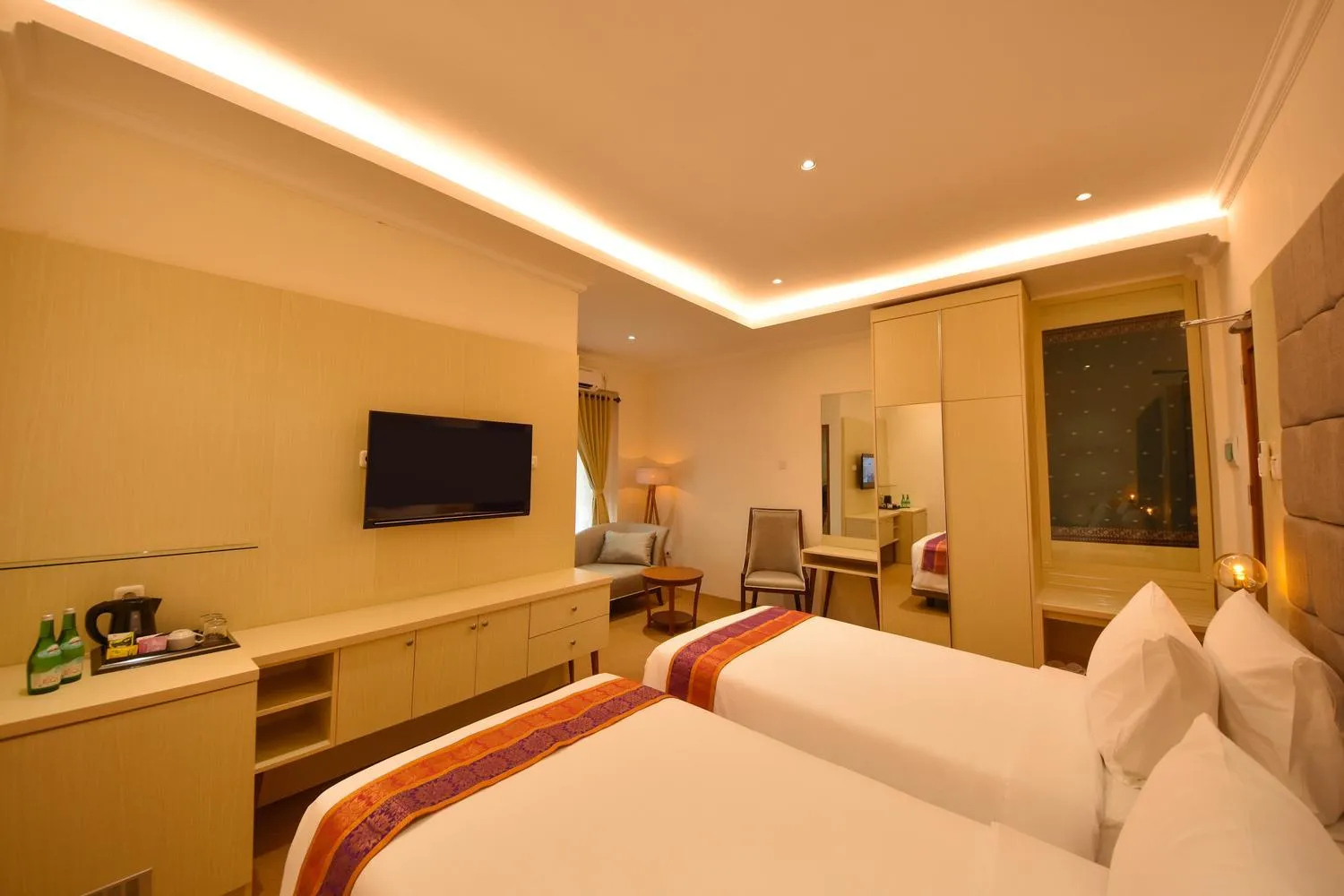 Twin Room in KHAS Ombilin Hotel