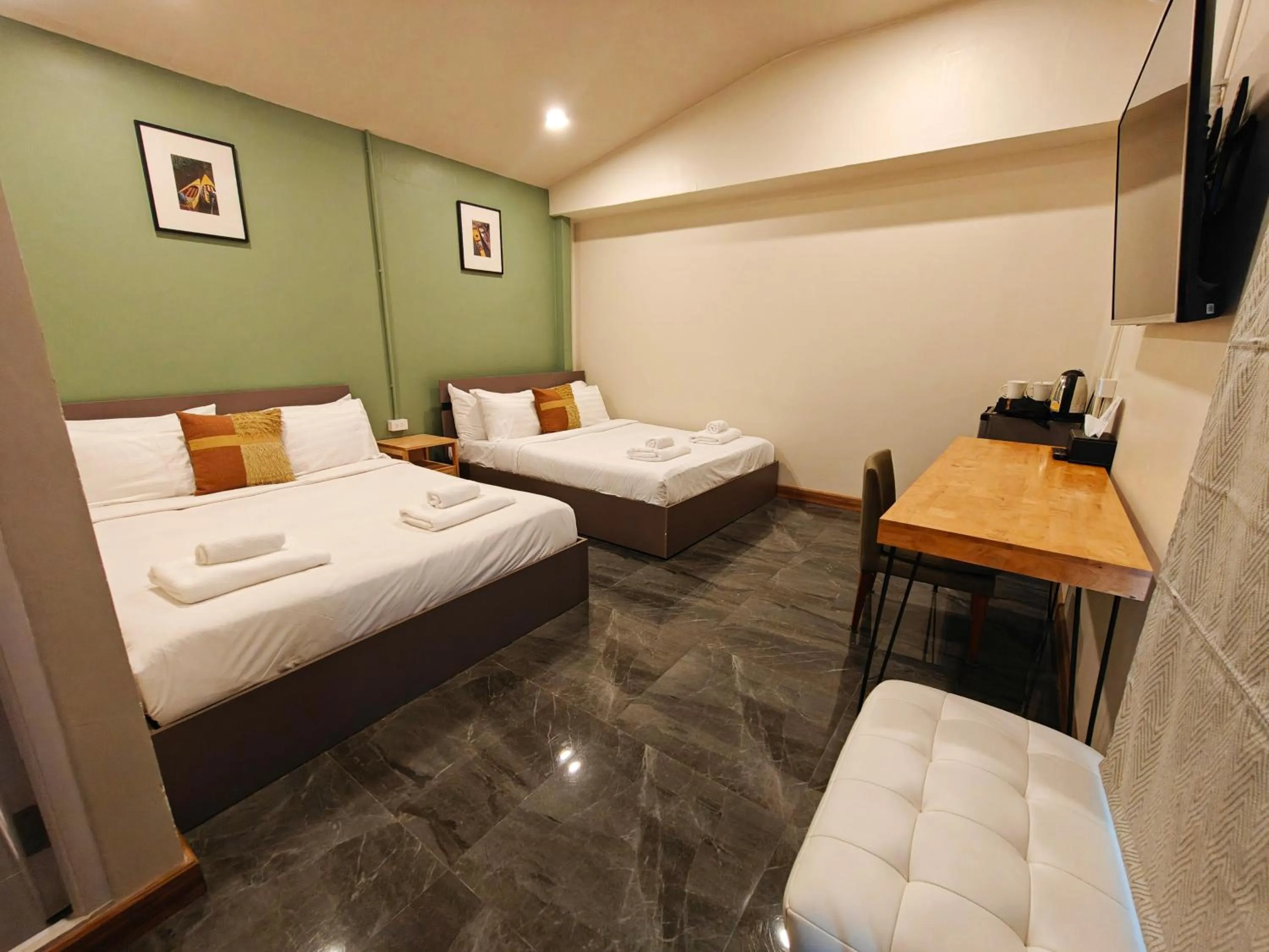 Deluxe Quadruple Room in Ployburi Boutique Hotel