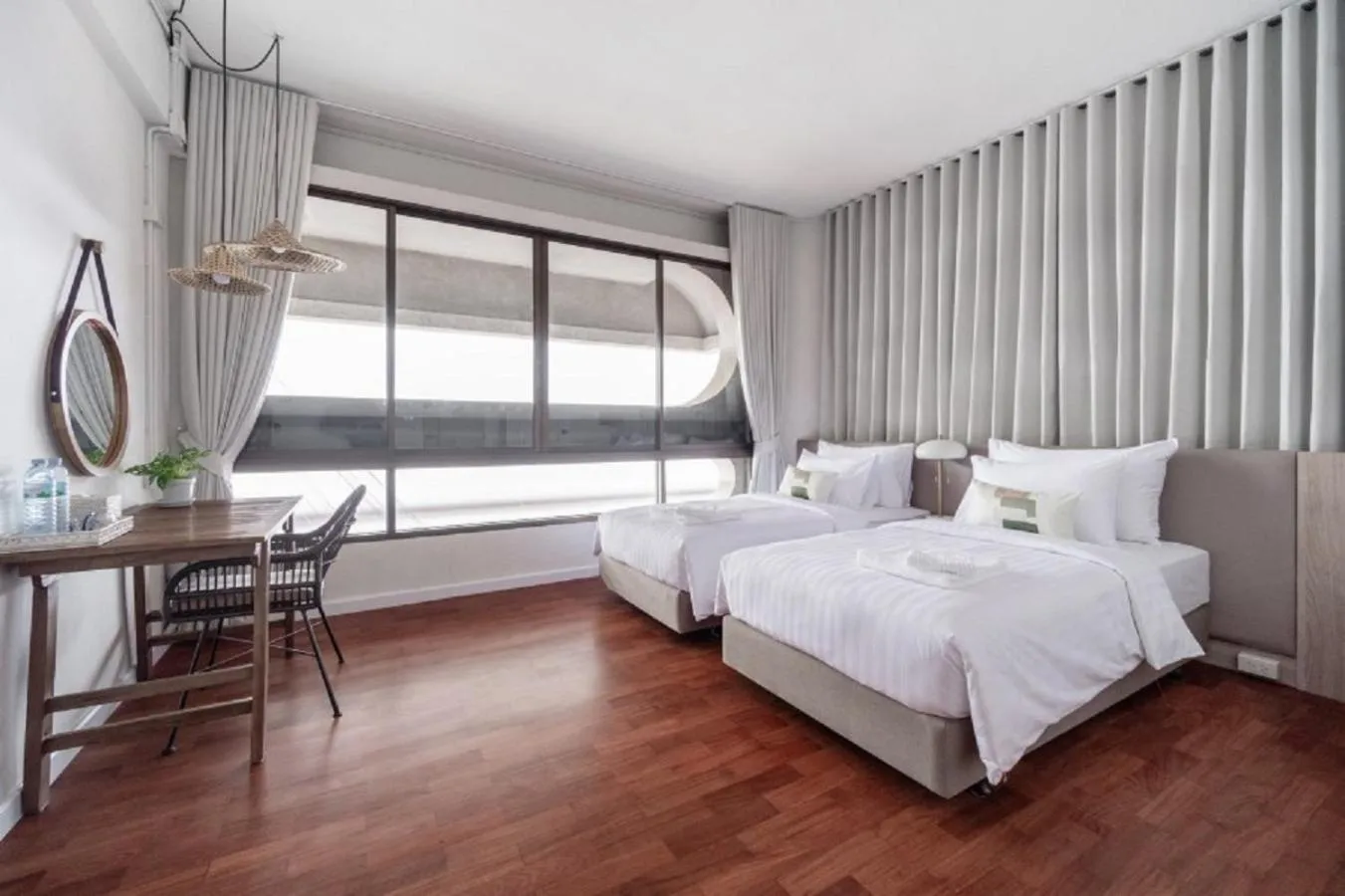 Deluxe Twin Room in Unplugged at Bangrak Design Hostel