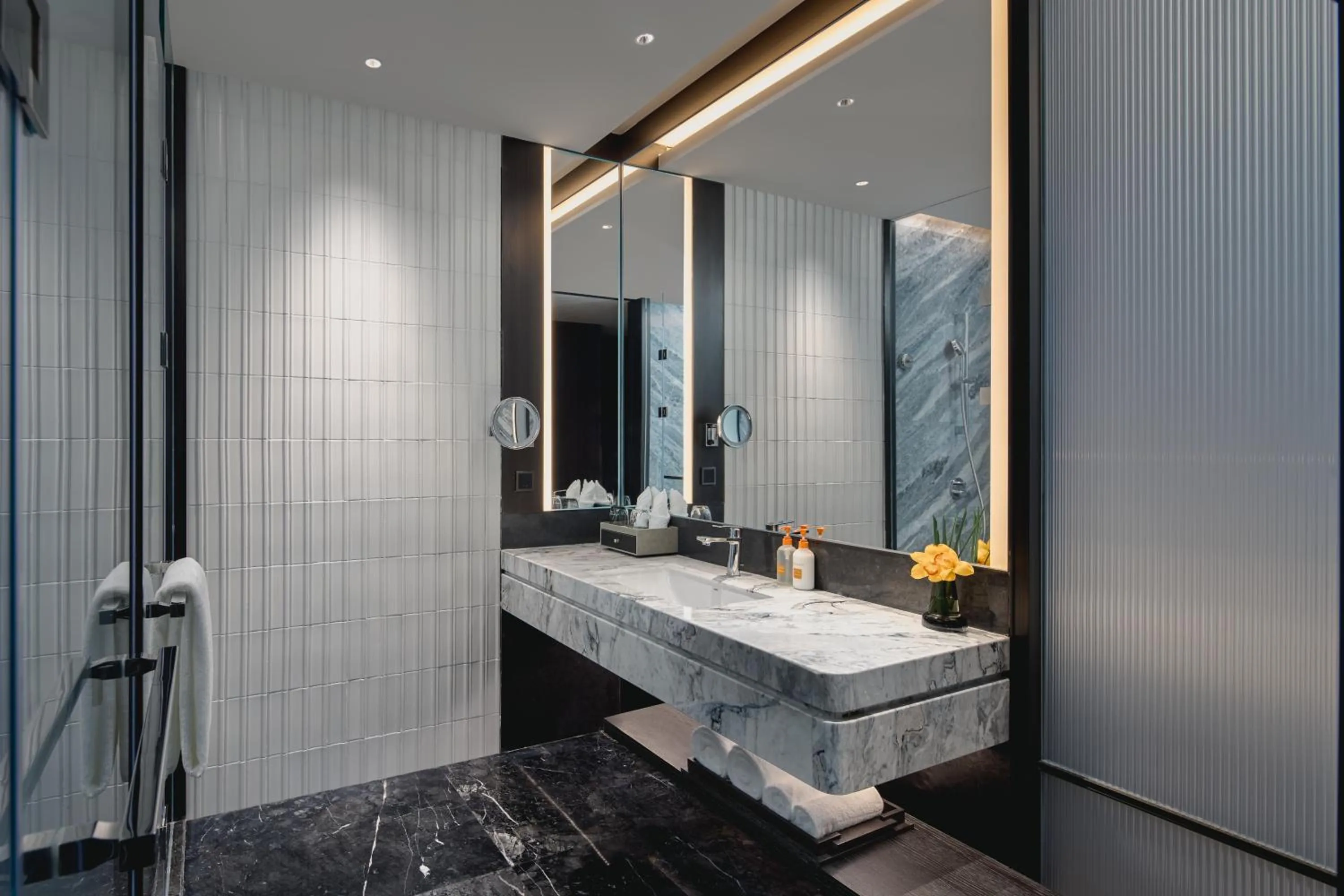 Standard Double Room with Two Double Beds in Crowne Plaza Ezhou by IHG