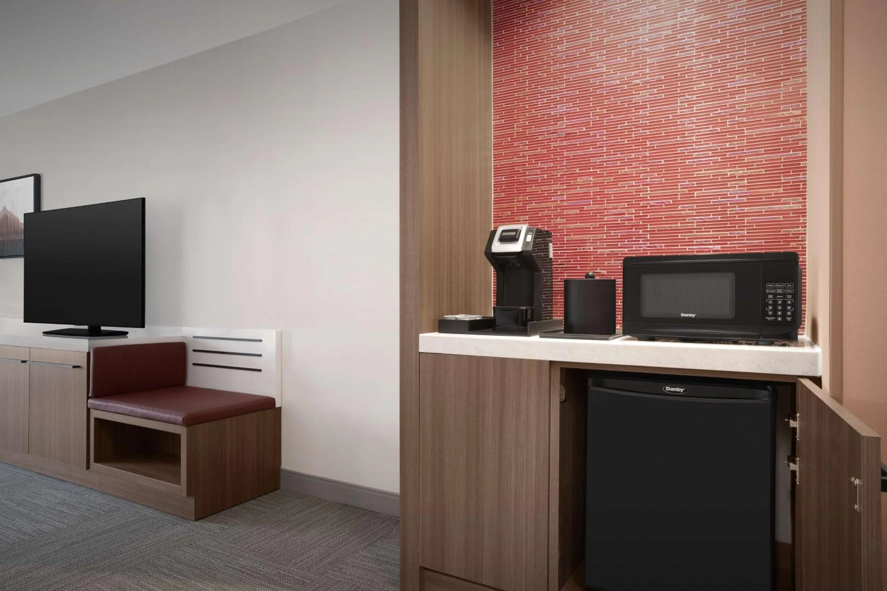 Queen Room with Two Queen Beds and Accessible Tub - Mobility Access in Hilton Garden Inn Denver Airport Tower Road