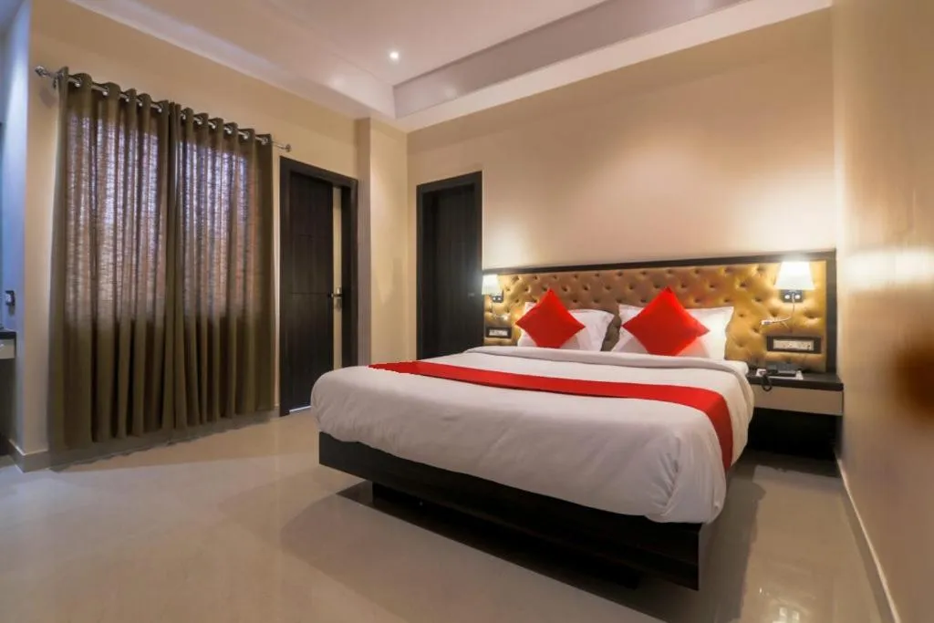 Deluxe King Room - single occupancy in Aditya Residency