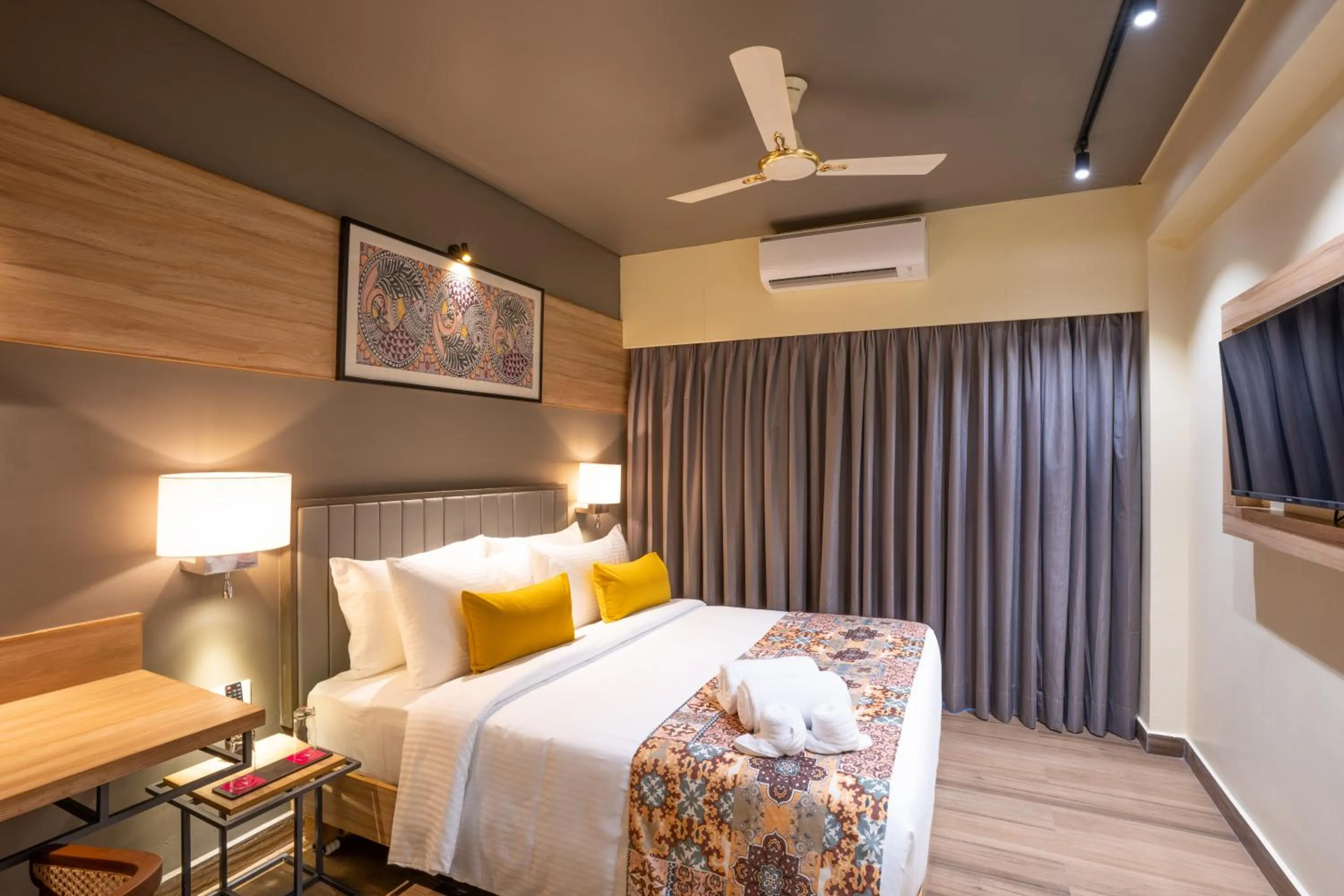 Deluxe Double with Balcony Partial Sea View - single occupancy - Enjoy Complimentary Hi-Tea in Regenta Central Puri Odisha